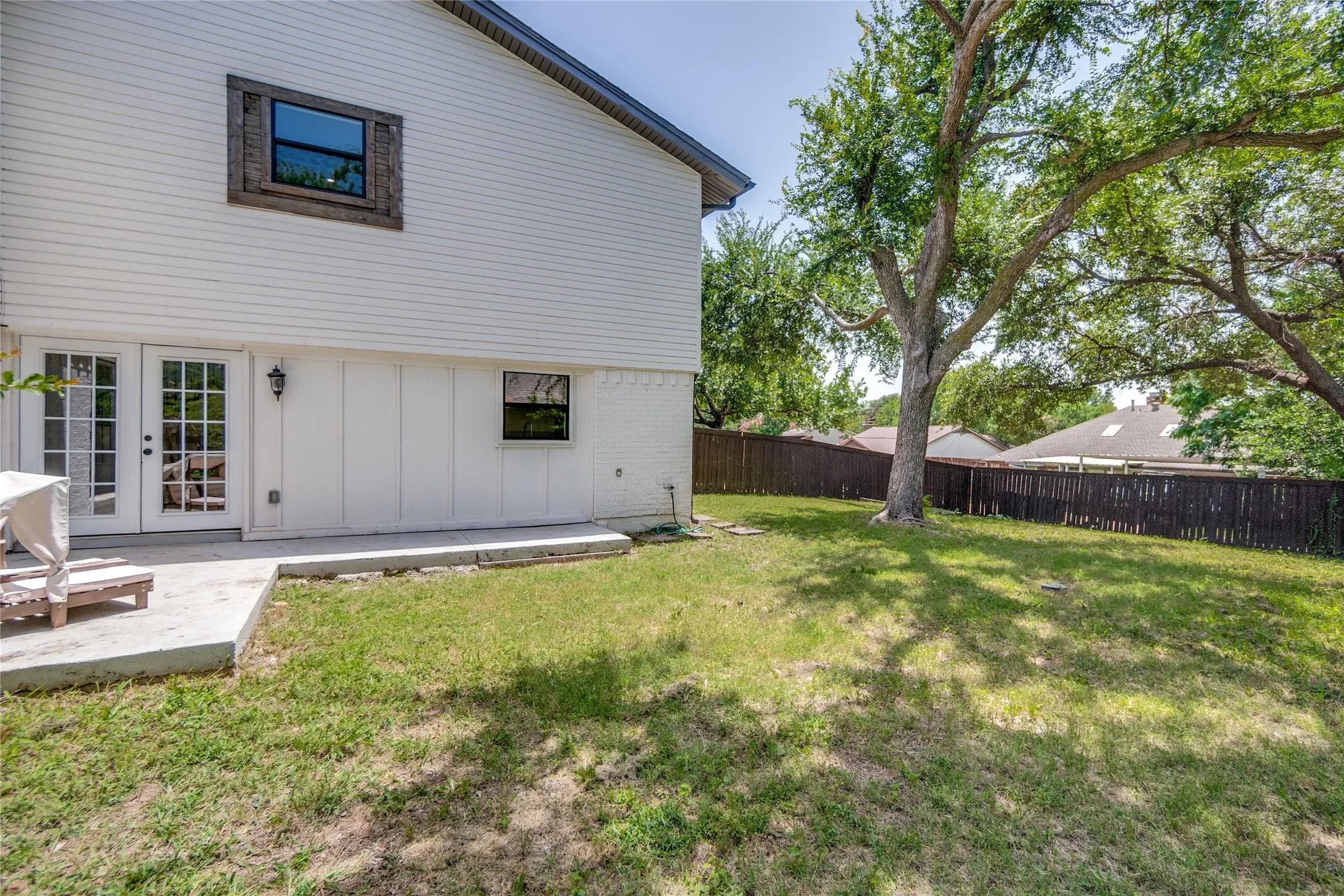 Single Family Residence For Sale in Denton County , 3715 Westminster Drive, Carrollton, Texas 75007, 4 Bedroom, 4 Bathroom, 2 Garage spaces, 2,108 Sqft, built in 1977, mls#21375134, Real Estate Agent in Carrollton, Homes For Sale in Denton county, Homes For Sale in Carrollton, Realtor in Carrollton Texas, Real Estate Brokerage Independent Realty Texas, Luminita Cordes Realtor