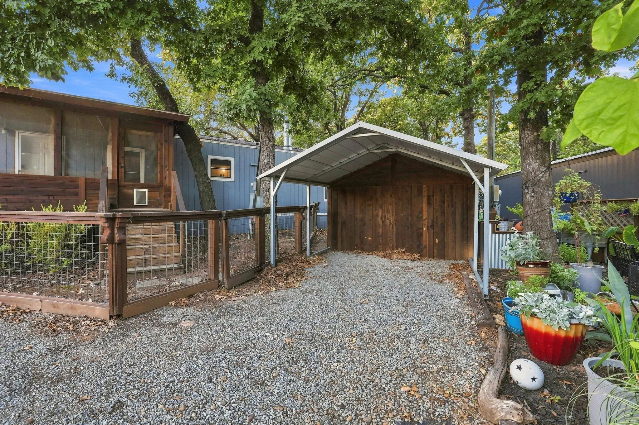 Mobile Home For Sale in Grayson County , 82 Outdrive Circle, Pottsboro, Texas 75076, 3 Bedroom, 2 Bathroom, Garage spaces, 2,000 Sqft, built in 2014, mls#21379412, Real Estate Agent in Pottsboro, Homes For Sale in Grayson county, Homes For Sale in Pottsboro, Realtor in Pottsboro Texas, Real Estate Brokerage Independent Realty Texas, Luminita Cordes Realtor