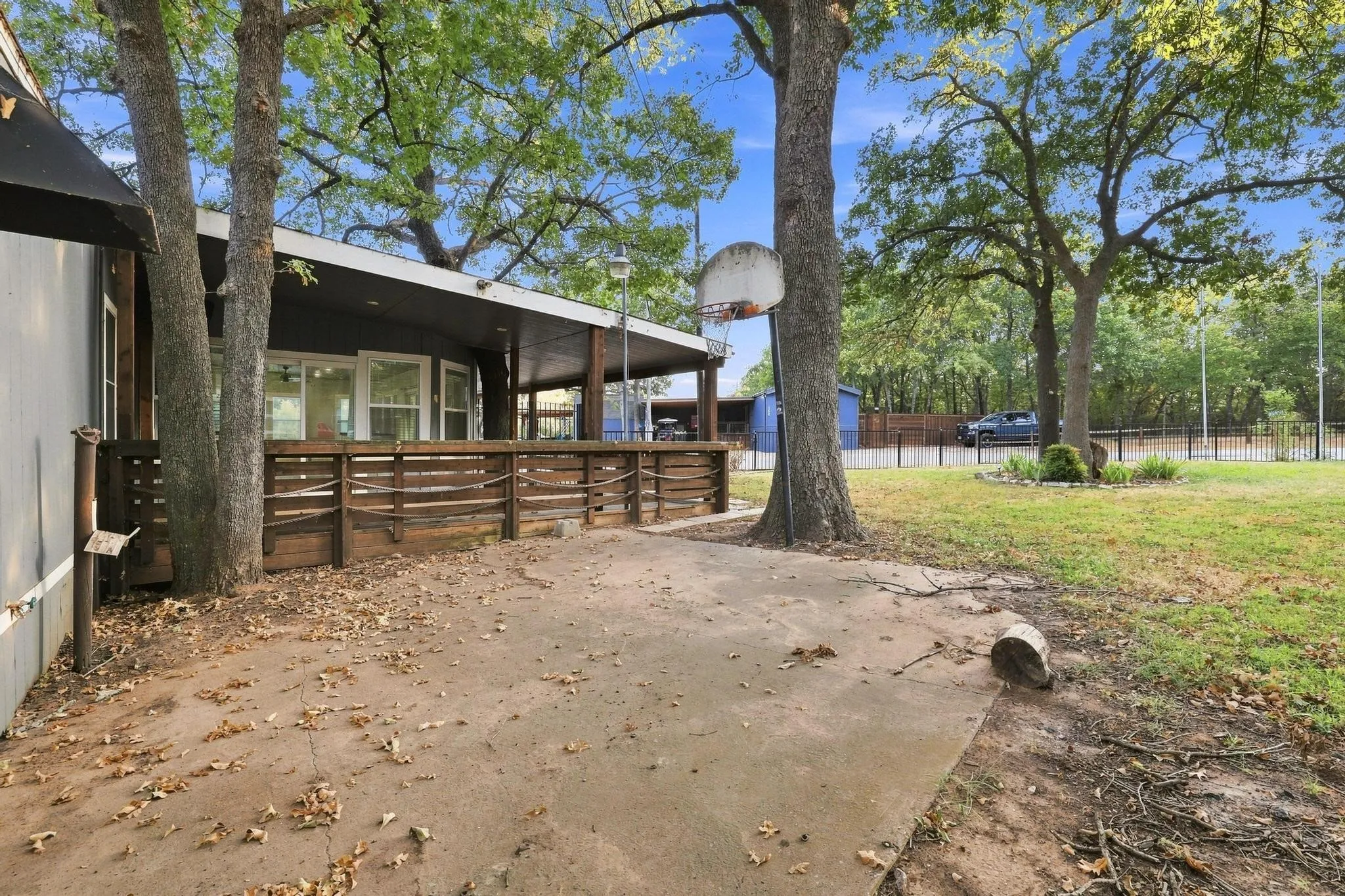 Mobile Home For Sale in Grayson County , 82 Outdrive Circle, Pottsboro, Texas 75076, 3 Bedroom, 2 Bathroom, Garage spaces, 2,000 Sqft, built in 2014, mls#21379412, Real Estate Agent in Pottsboro, Homes For Sale in Grayson county, Homes For Sale in Pottsboro, Realtor in Pottsboro Texas, Real Estate Brokerage Independent Realty Texas, Luminita Cordes Realtor