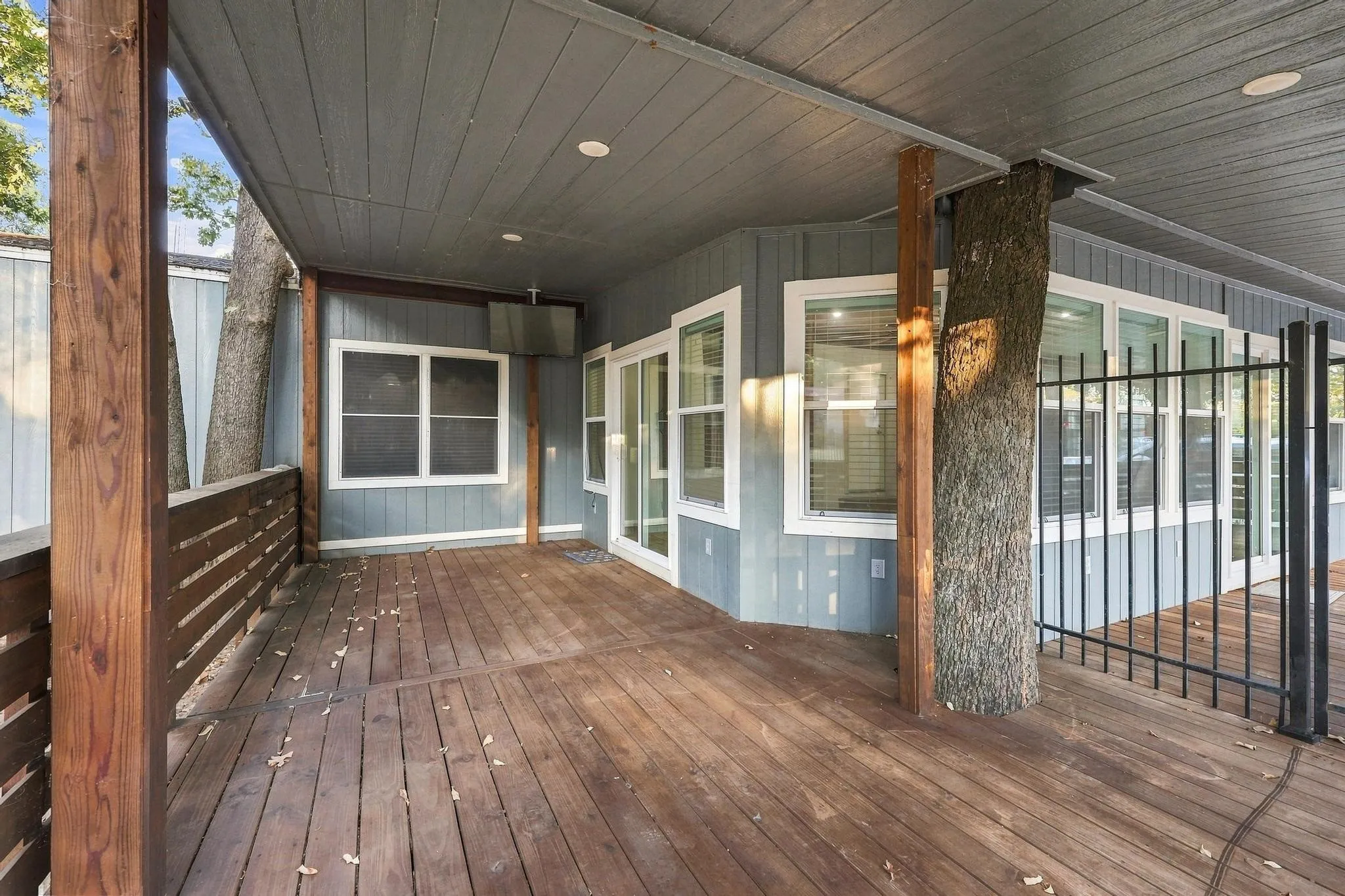 Mobile Home For Sale in Grayson County , 82 Outdrive Circle, Pottsboro, Texas 75076, 3 Bedroom, 2 Bathroom, Garage spaces, 2,000 Sqft, built in 2014, mls#21379412, Real Estate Agent in Pottsboro, Homes For Sale in Grayson county, Homes For Sale in Pottsboro, Realtor in Pottsboro Texas, Real Estate Brokerage Independent Realty Texas, Luminita Cordes Realtor