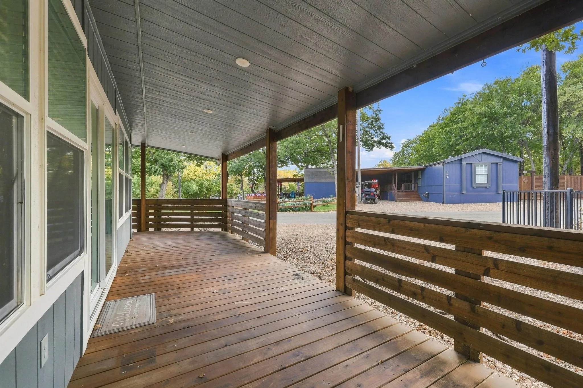 Mobile Home For Sale in Grayson County , 82 Outdrive Circle, Pottsboro, Texas 75076, 3 Bedroom, 2 Bathroom, Garage spaces, 2,000 Sqft, built in 2014, mls#21379412, Real Estate Agent in Pottsboro, Homes For Sale in Grayson county, Homes For Sale in Pottsboro, Realtor in Pottsboro Texas, Real Estate Brokerage Independent Realty Texas, Luminita Cordes Realtor