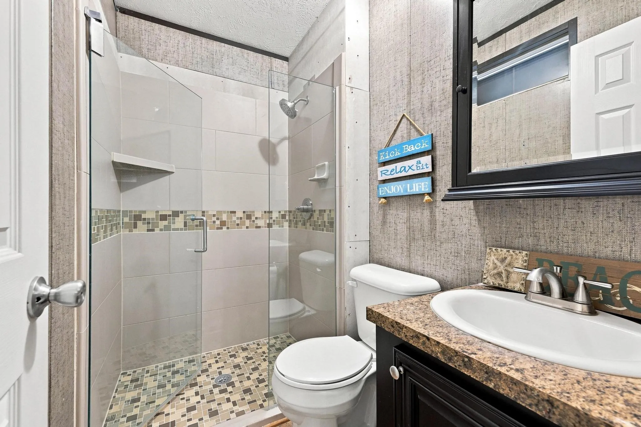 Mobile Home For Sale in Grayson County , 82 Outdrive Circle, Pottsboro, Texas 75076, 3 Bedroom, 2 Bathroom, Garage spaces, 2,000 Sqft, built in 2014, mls#21379412, Real Estate Agent in Pottsboro, Homes For Sale in Grayson county, Homes For Sale in Pottsboro, Realtor in Pottsboro Texas, Real Estate Brokerage Independent Realty Texas, Luminita Cordes Realtor