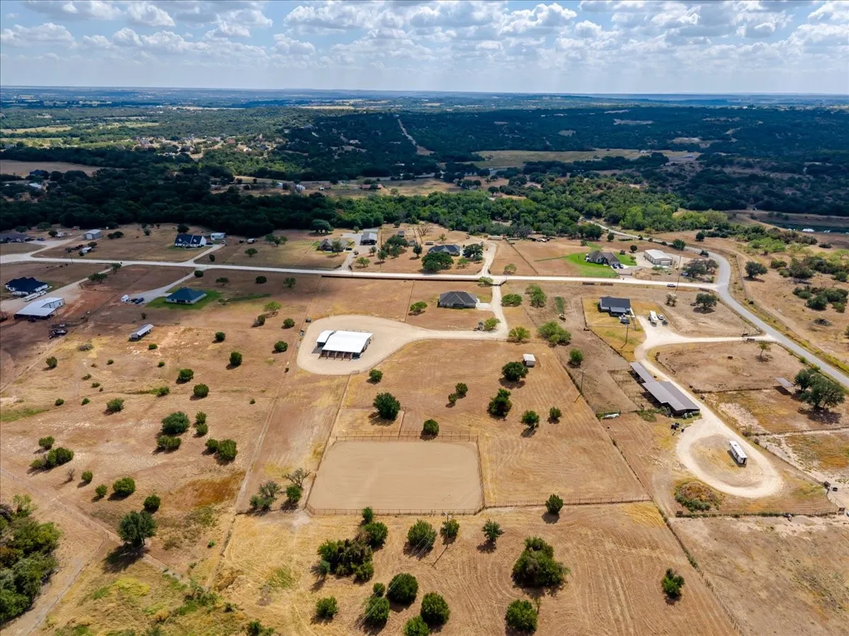 Farm For Sale in Erath County , 335 Remuda Trail, Stephenville, Texas 76401, 3 Bedroom, 2 Bathroom, 2 Garage spaces, 2,093 Sqft, built in 2020, mls#21383583, Real Estate Agent in Stephenville, Homes For Sale in Erath county, Homes For Sale in Stephenville, Realtor in Stephenville Texas, Real Estate Brokerage Independent Realty Texas, Luminita Cordes Realtor