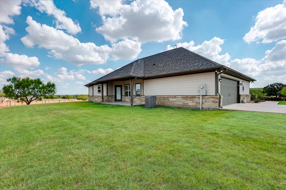 Farm For Sale in Erath County , 335 Remuda Trail, Stephenville, Texas 76401, 3 Bedroom, 2 Bathroom, 2 Garage spaces, 2,093 Sqft, built in 2020, mls#21383583, Real Estate Agent in Stephenville, Homes For Sale in Erath county, Homes For Sale in Stephenville, Realtor in Stephenville Texas, Real Estate Brokerage Independent Realty Texas, Luminita Cordes Realtor