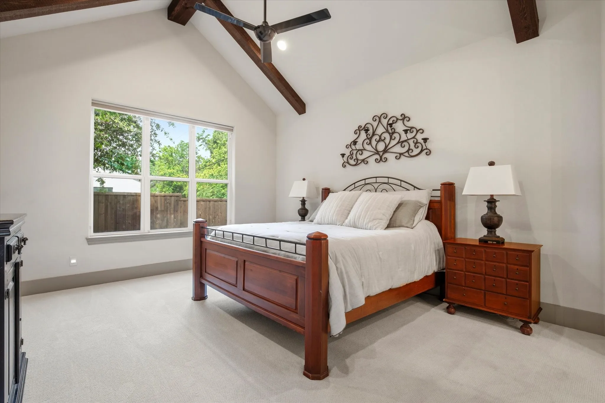 Single Family Residence For Sale in Dallas County , 2627 Mount View Drive, Farmers Branch, Texas 75234, 4 Bedroom, 4 Bathroom, 2 Garage spaces, 3,003 Sqft, built in 2014, mls#21383555, Real Estate Agent in Farmers Branch, Homes For Sale in Dallas county, Homes For Sale in Farmers Branch, Realtor in Farmers Branch Texas, Real Estate Brokerage Independent Realty Texas, Luminita Cordes Realtor