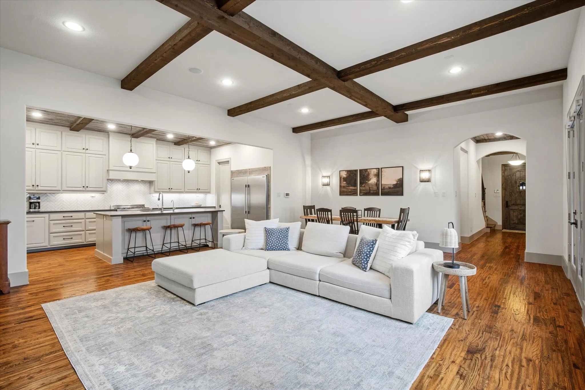 Single Family Residence For Sale in Dallas County , 2627 Mount View Drive, Farmers Branch, Texas 75234, 4 Bedroom, 4 Bathroom, 2 Garage spaces, 3,003 Sqft, built in 2014, mls#21383555, Real Estate Agent in Farmers Branch, Homes For Sale in Dallas county, Homes For Sale in Farmers Branch, Realtor in Farmers Branch Texas, Real Estate Brokerage Independent Realty Texas, Luminita Cordes Realtor