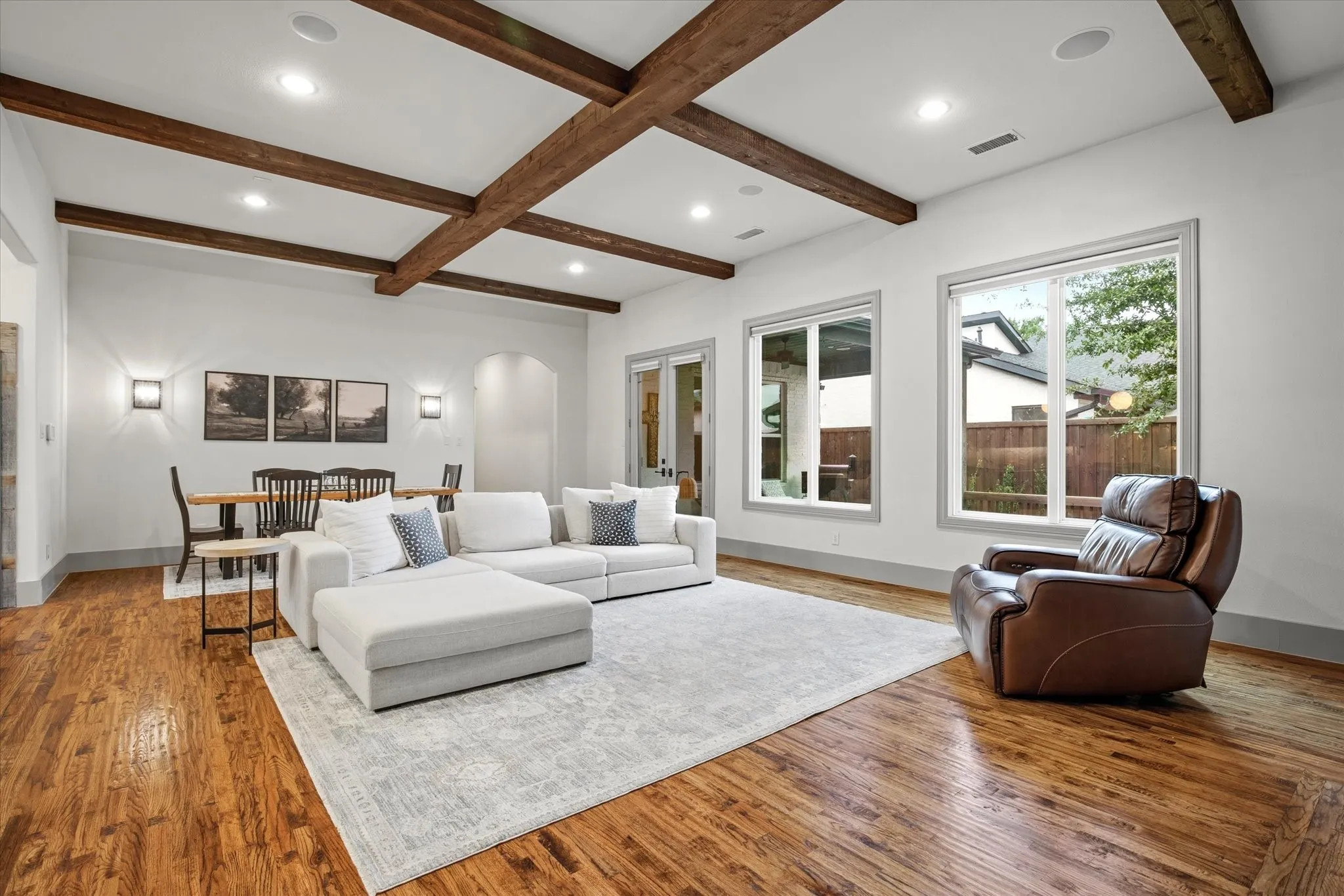 Single Family Residence For Sale in Dallas County , 2627 Mount View Drive, Farmers Branch, Texas 75234, 4 Bedroom, 4 Bathroom, 2 Garage spaces, 3,003 Sqft, built in 2014, mls#21383555, Real Estate Agent in Farmers Branch, Homes For Sale in Dallas county, Homes For Sale in Farmers Branch, Realtor in Farmers Branch Texas, Real Estate Brokerage Independent Realty Texas, Luminita Cordes Realtor