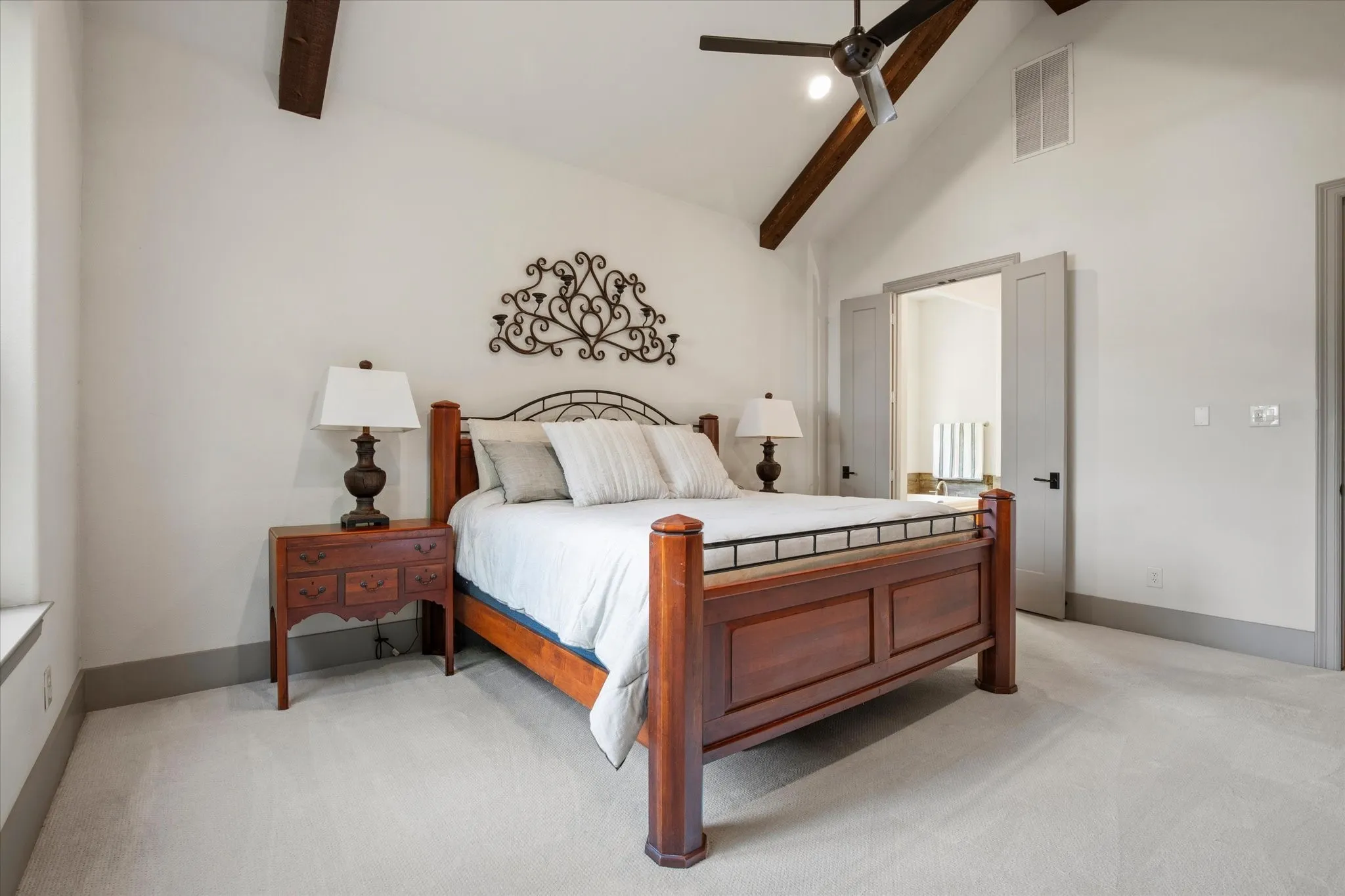 Single Family Residence For Sale in Dallas County , 2627 Mount View Drive, Farmers Branch, Texas 75234, 4 Bedroom, 4 Bathroom, 2 Garage spaces, 3,003 Sqft, built in 2014, mls#21383555, Real Estate Agent in Farmers Branch, Homes For Sale in Dallas county, Homes For Sale in Farmers Branch, Realtor in Farmers Branch Texas, Real Estate Brokerage Independent Realty Texas, Luminita Cordes Realtor