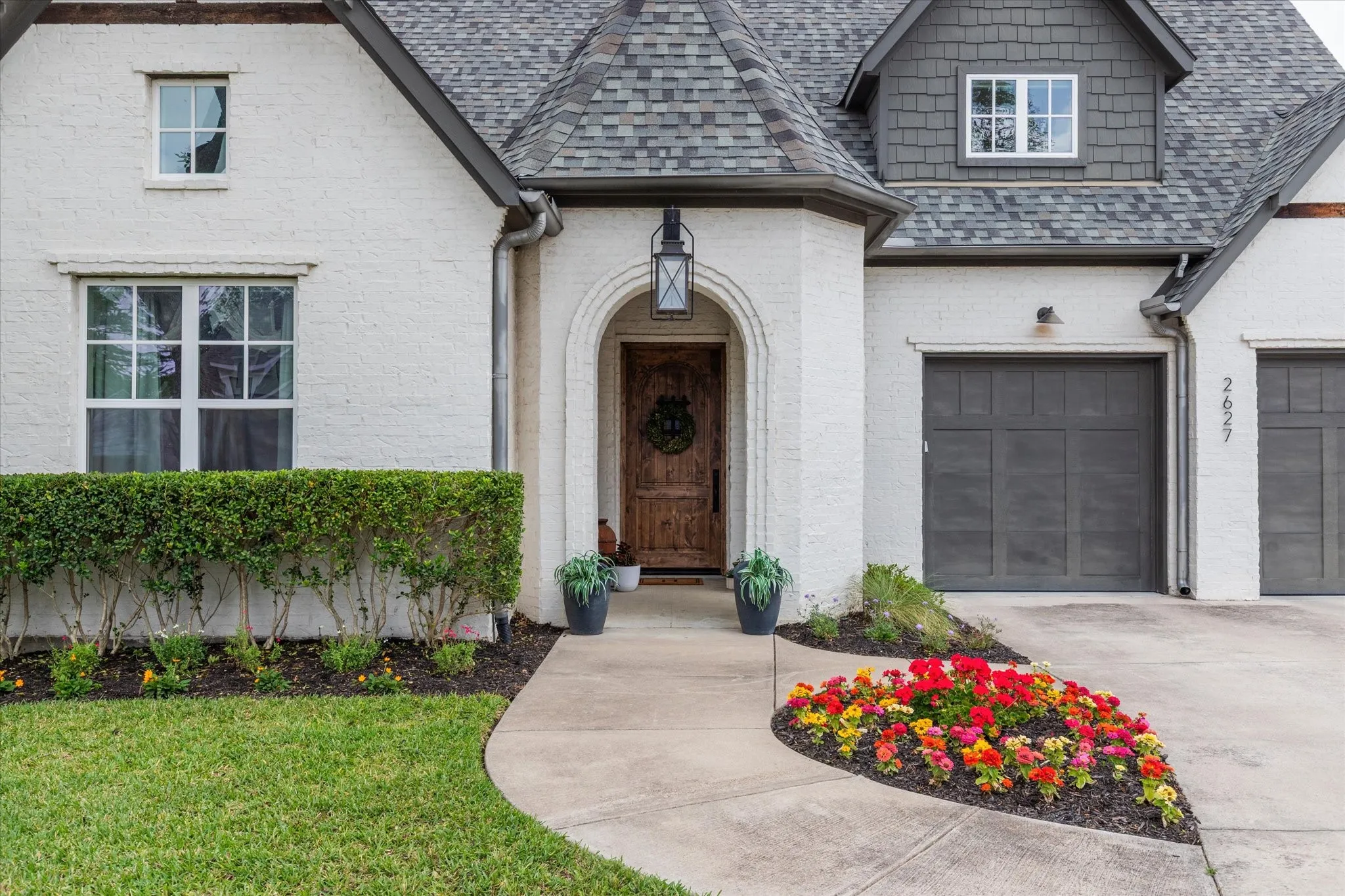 Single Family Residence For Sale in Dallas County , 2627 Mount View Drive, Farmers Branch, Texas 75234, 4 Bedroom, 4 Bathroom, 2 Garage spaces, 3,003 Sqft, built in 2014, mls#21383555, Real Estate Agent in Farmers Branch, Homes For Sale in Dallas county, Homes For Sale in Farmers Branch, Realtor in Farmers Branch Texas, Real Estate Brokerage Independent Realty Texas, Luminita Cordes Realtor