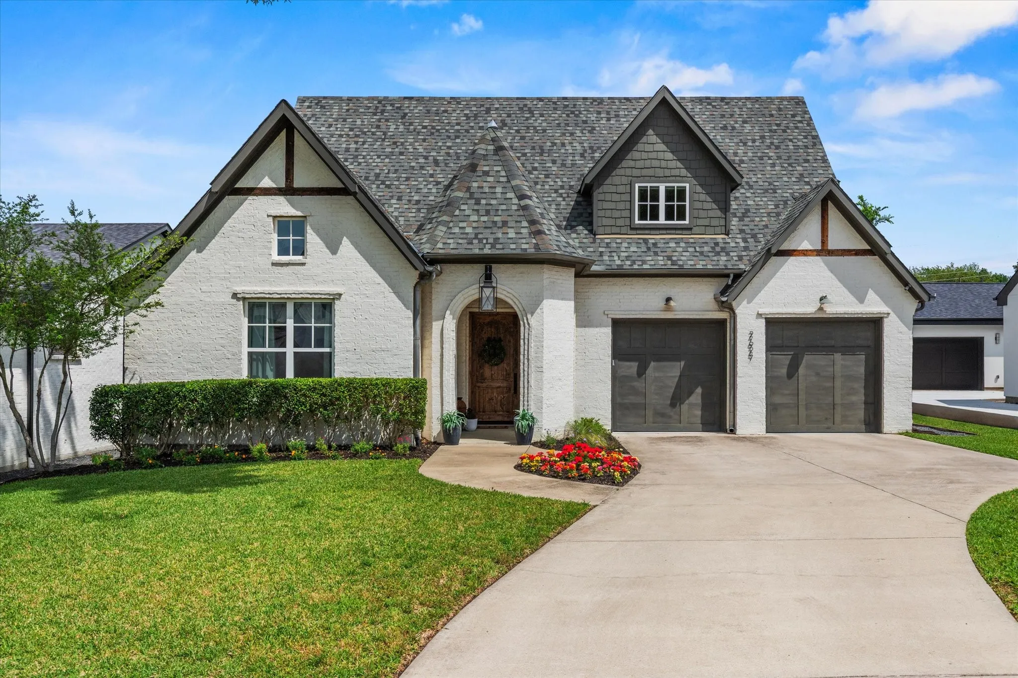 Single Family Residence For Sale in Dallas County , 2627 Mount View Drive, Farmers Branch, Texas 75234, 4 Bedroom, 4 Bathroom, 2 Garage spaces, 3,003 Sqft, built in 2014, mls#21383555, Real Estate Agent in Farmers Branch, Homes For Sale in Dallas county, Homes For Sale in Farmers Branch, Realtor in Farmers Branch Texas, Real Estate Brokerage Independent Realty Texas, Luminita Cordes Realtor