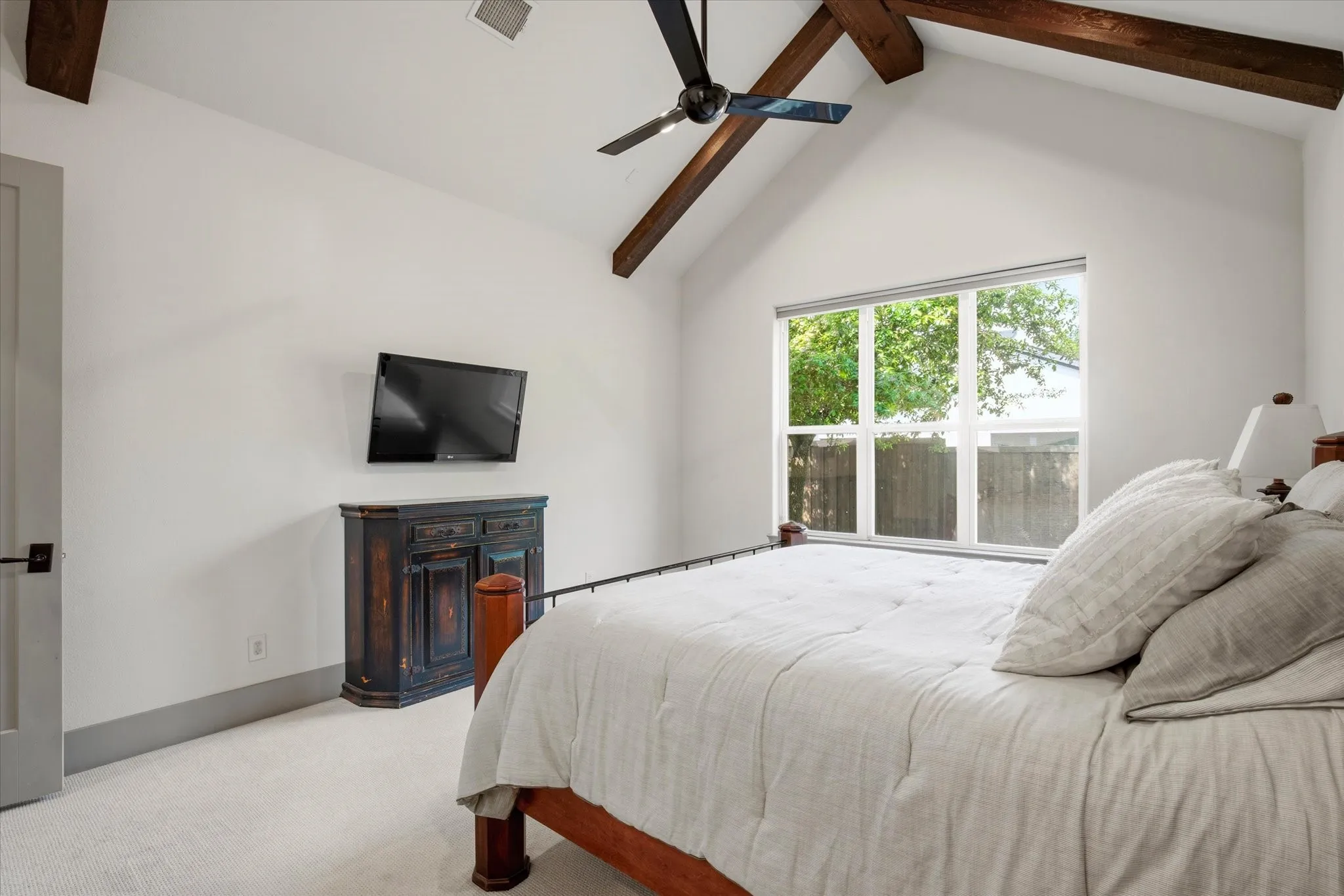 Single Family Residence For Sale in Dallas County , 2627 Mount View Drive, Farmers Branch, Texas 75234, 4 Bedroom, 4 Bathroom, 2 Garage spaces, 3,003 Sqft, built in 2014, mls#21383555, Real Estate Agent in Farmers Branch, Homes For Sale in Dallas county, Homes For Sale in Farmers Branch, Realtor in Farmers Branch Texas, Real Estate Brokerage Independent Realty Texas, Luminita Cordes Realtor