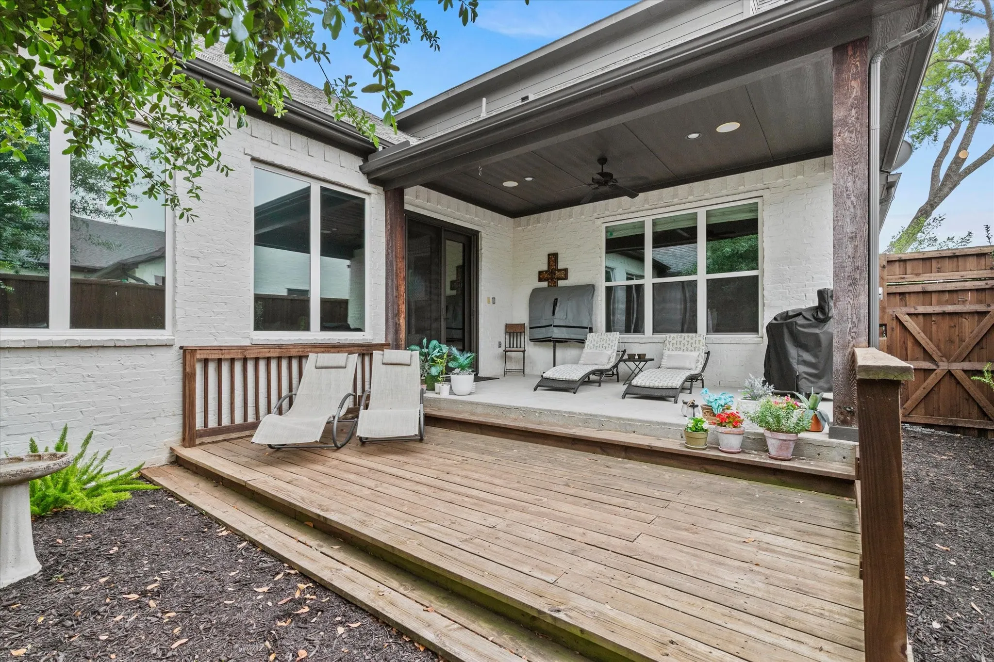 Single Family Residence For Sale in Dallas County , 2627 Mount View Drive, Farmers Branch, Texas 75234, 4 Bedroom, 4 Bathroom, 2 Garage spaces, 3,003 Sqft, built in 2014, mls#21383555, Real Estate Agent in Farmers Branch, Homes For Sale in Dallas county, Homes For Sale in Farmers Branch, Realtor in Farmers Branch Texas, Real Estate Brokerage Independent Realty Texas, Luminita Cordes Realtor