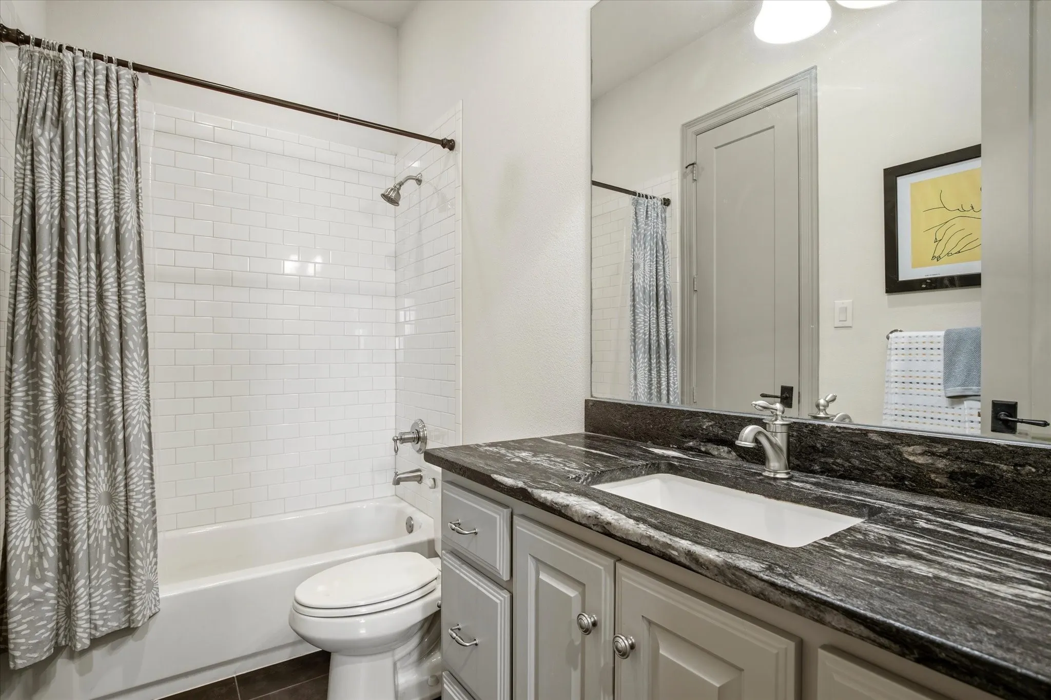 Single Family Residence For Sale in Dallas County , 2627 Mount View Drive, Farmers Branch, Texas 75234, 4 Bedroom, 4 Bathroom, 2 Garage spaces, 3,003 Sqft, built in 2014, mls#21383555, Real Estate Agent in Farmers Branch, Homes For Sale in Dallas county, Homes For Sale in Farmers Branch, Realtor in Farmers Branch Texas, Real Estate Brokerage Independent Realty Texas, Luminita Cordes Realtor