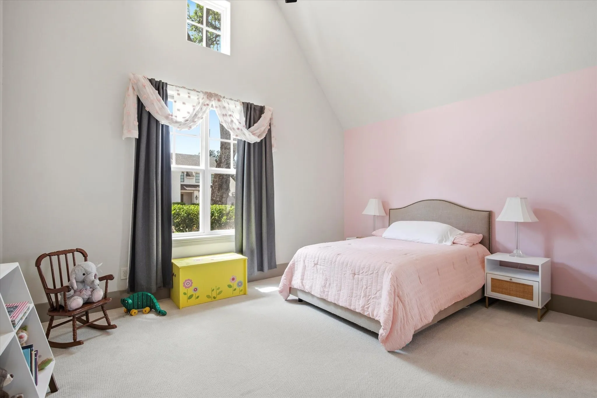 Single Family Residence For Sale in Dallas County , 2627 Mount View Drive, Farmers Branch, Texas 75234, 4 Bedroom, 4 Bathroom, 2 Garage spaces, 3,003 Sqft, built in 2014, mls#21383555, Real Estate Agent in Farmers Branch, Homes For Sale in Dallas county, Homes For Sale in Farmers Branch, Realtor in Farmers Branch Texas, Real Estate Brokerage Independent Realty Texas, Luminita Cordes Realtor