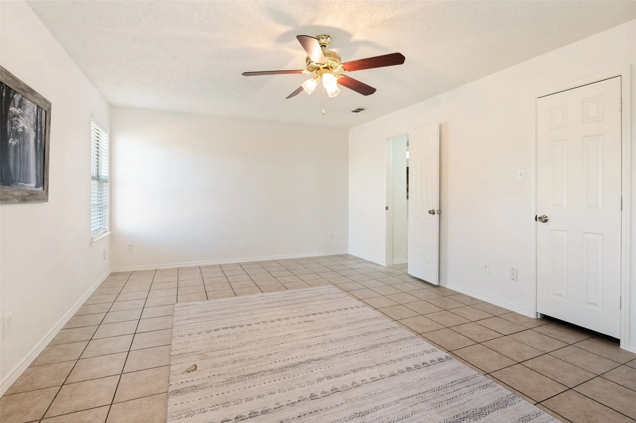 Single Family Residence For Sale in Dallas County , 536 Nance Drive, Cedar Hill, Texas 75104, 3 Bedroom, 2 Bathroom, 2 Garage spaces, 1,734 Sqft, built in 2002, mls#21383996, Real Estate Agent in Cedar Hill, Homes For Sale in Dallas county, Homes For Sale in Cedar Hill, Realtor in Cedar Hill Texas, Real Estate Brokerage Independent Realty Texas, Luminita Cordes Realtor