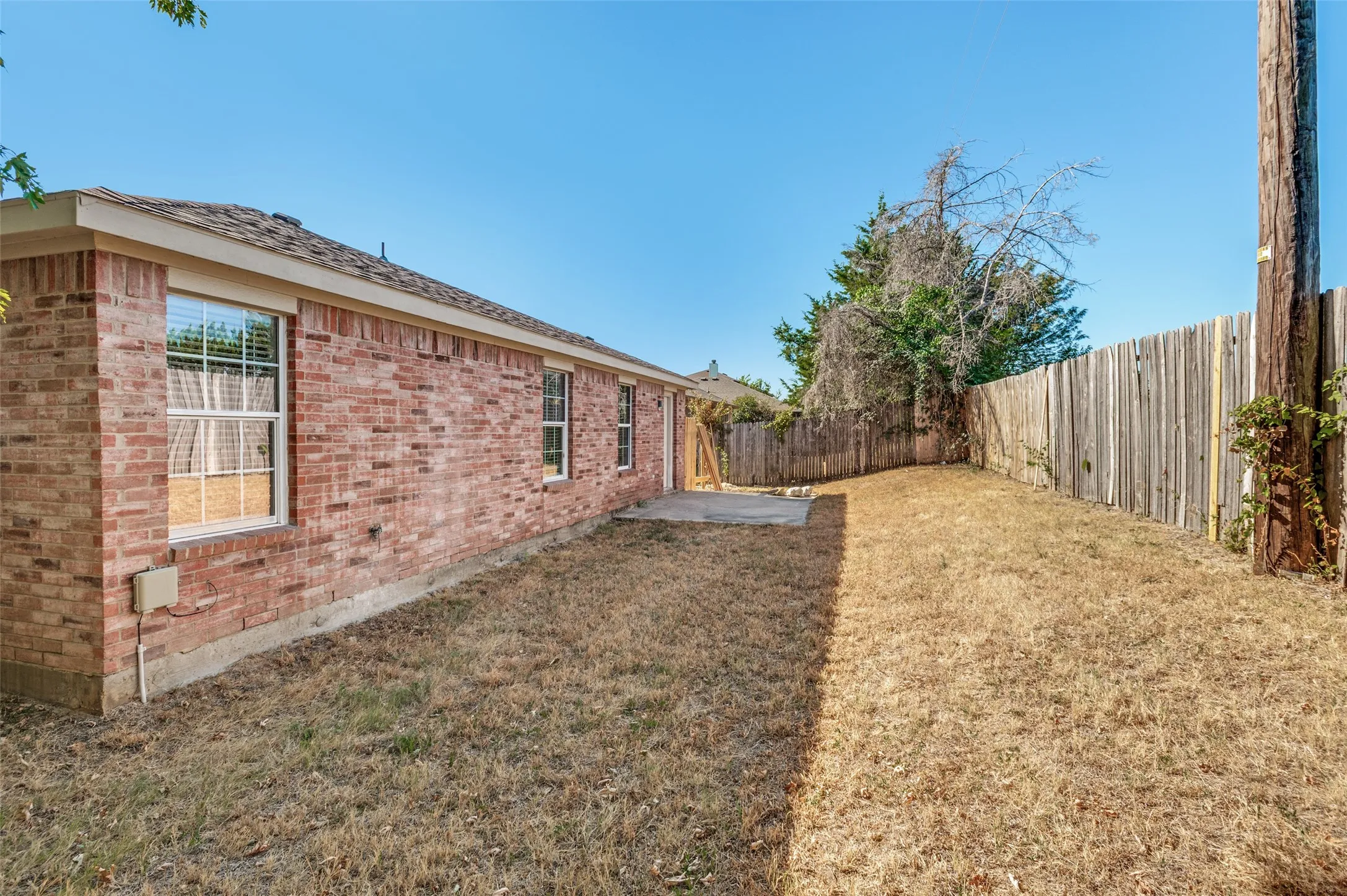Single Family Residence For Sale in Dallas County , 536 Nance Drive, Cedar Hill, Texas 75104, 3 Bedroom, 2 Bathroom, 2 Garage spaces, 1,734 Sqft, built in 2002, mls#21383996, Real Estate Agent in Cedar Hill, Homes For Sale in Dallas county, Homes For Sale in Cedar Hill, Realtor in Cedar Hill Texas, Real Estate Brokerage Independent Realty Texas, Luminita Cordes Realtor
