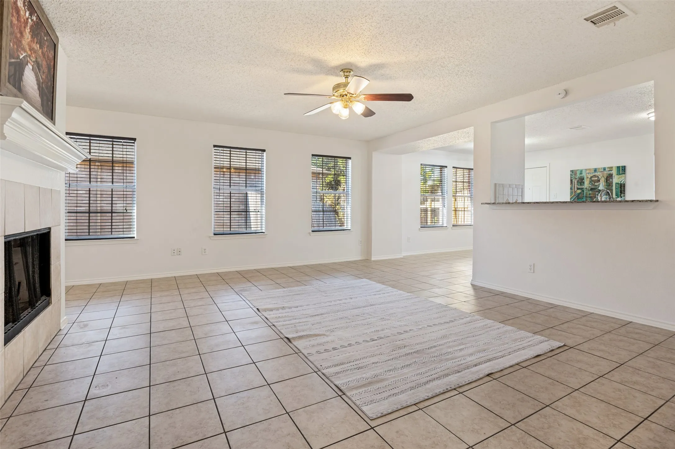 Single Family Residence For Sale in Dallas County , 536 Nance Drive, Cedar Hill, Texas 75104, 3 Bedroom, 2 Bathroom, 2 Garage spaces, 1,734 Sqft, built in 2002, mls#21383996, Real Estate Agent in Cedar Hill, Homes For Sale in Dallas county, Homes For Sale in Cedar Hill, Realtor in Cedar Hill Texas, Real Estate Brokerage Independent Realty Texas, Luminita Cordes Realtor