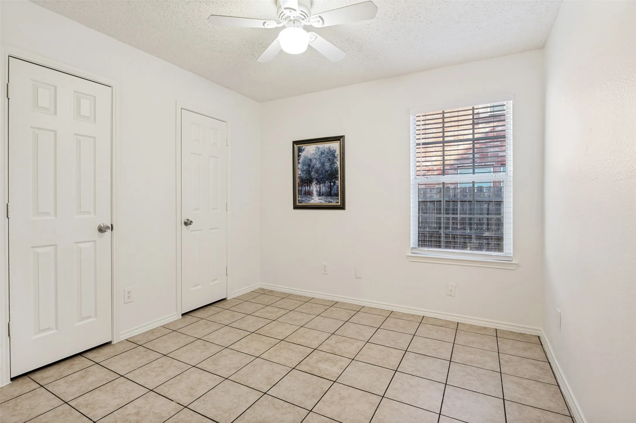 Single Family Residence For Sale in Dallas County , 536 Nance Drive, Cedar Hill, Texas 75104, 3 Bedroom, 2 Bathroom, 2 Garage spaces, 1,734 Sqft, built in 2002, mls#21383996, Real Estate Agent in Cedar Hill, Homes For Sale in Dallas county, Homes For Sale in Cedar Hill, Realtor in Cedar Hill Texas, Real Estate Brokerage Independent Realty Texas, Luminita Cordes Realtor