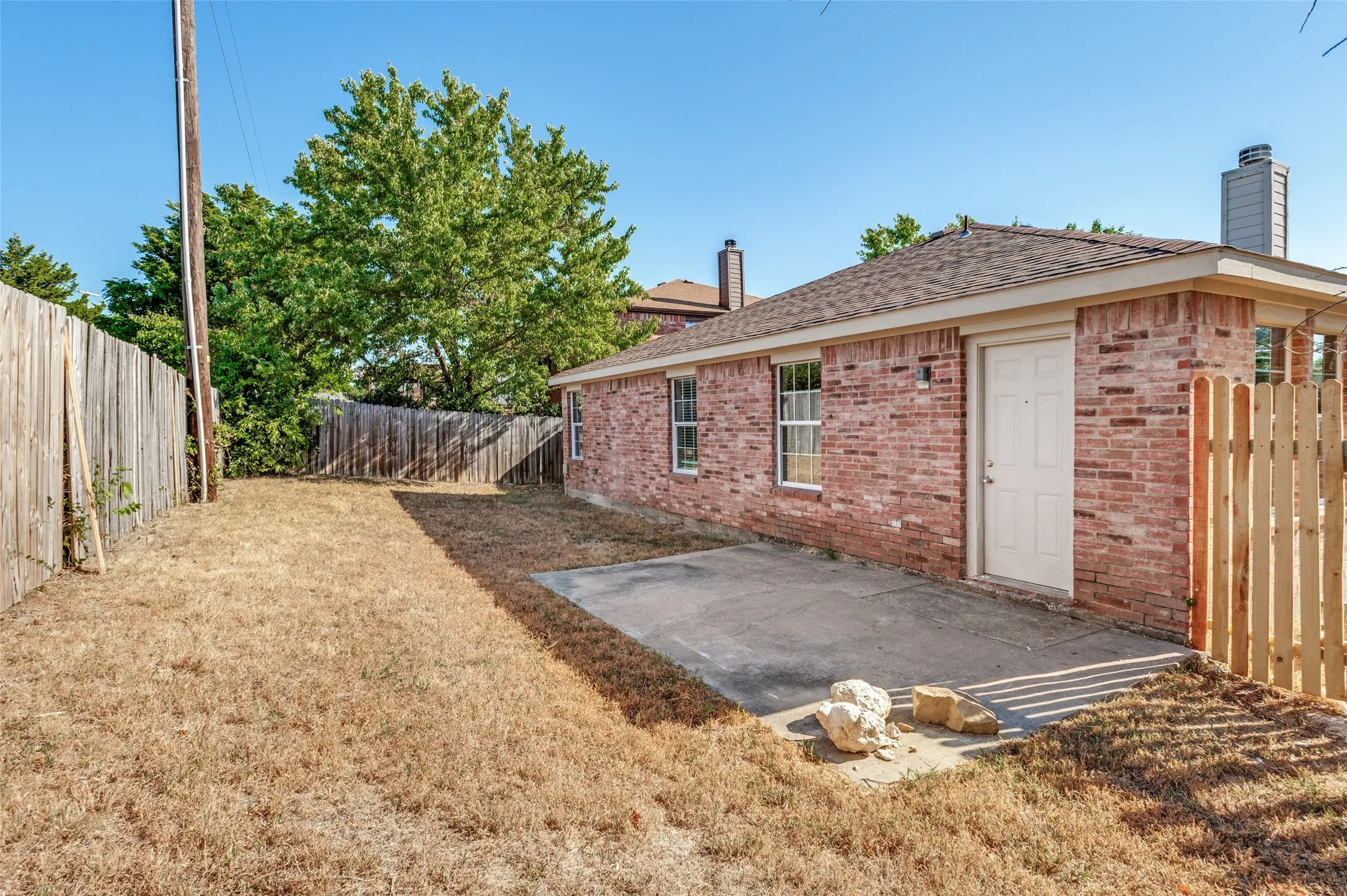 Single Family Residence For Sale in Dallas County , 536 Nance Drive, Cedar Hill, Texas 75104, 3 Bedroom, 2 Bathroom, 2 Garage spaces, 1,734 Sqft, built in 2002, mls#21383996, Real Estate Agent in Cedar Hill, Homes For Sale in Dallas county, Homes For Sale in Cedar Hill, Realtor in Cedar Hill Texas, Real Estate Brokerage Independent Realty Texas, Luminita Cordes Realtor