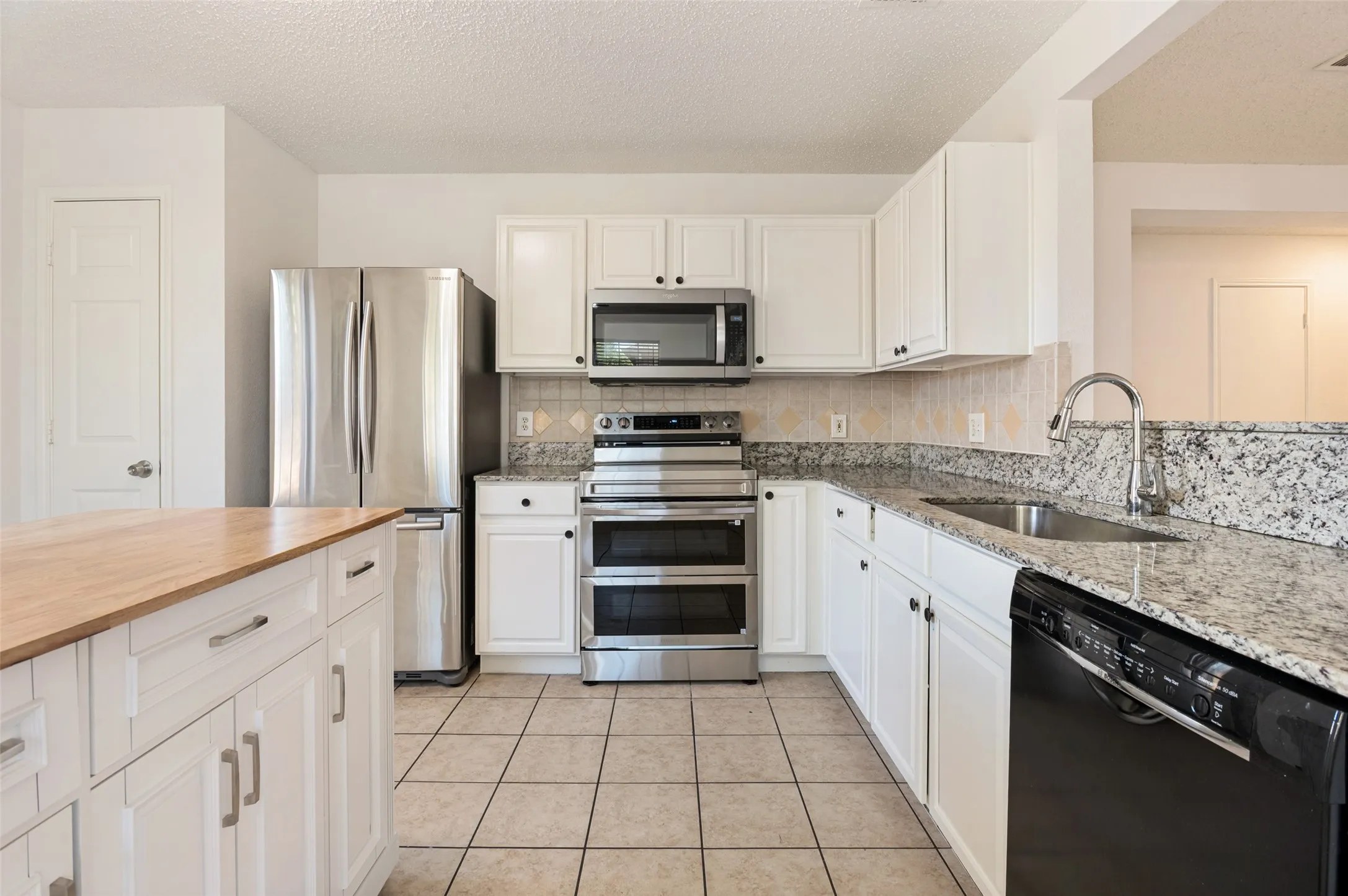 Single Family Residence For Sale in Dallas County , 536 Nance Drive, Cedar Hill, Texas 75104, 3 Bedroom, 2 Bathroom, 2 Garage spaces, 1,734 Sqft, built in 2002, mls#21383996, Real Estate Agent in Cedar Hill, Homes For Sale in Dallas county, Homes For Sale in Cedar Hill, Realtor in Cedar Hill Texas, Real Estate Brokerage Independent Realty Texas, Luminita Cordes Realtor