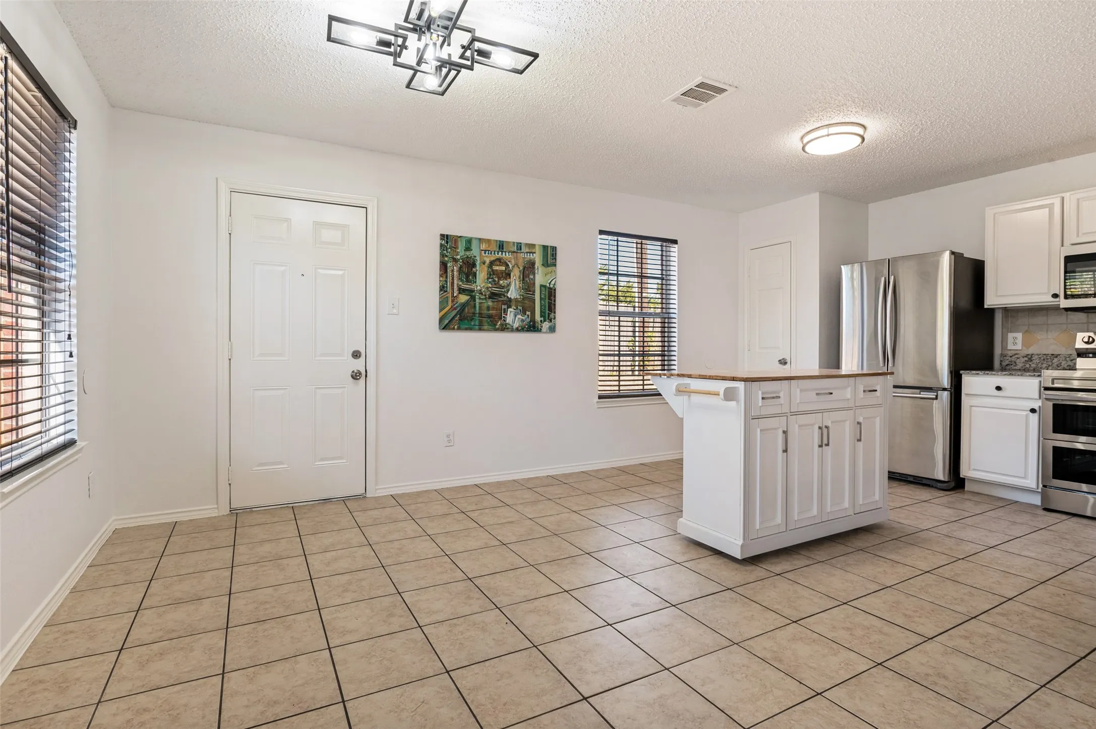 Single Family Residence For Sale in Dallas County , 536 Nance Drive, Cedar Hill, Texas 75104, 3 Bedroom, 2 Bathroom, 2 Garage spaces, 1,734 Sqft, built in 2002, mls#21383996, Real Estate Agent in Cedar Hill, Homes For Sale in Dallas county, Homes For Sale in Cedar Hill, Realtor in Cedar Hill Texas, Real Estate Brokerage Independent Realty Texas, Luminita Cordes Realtor