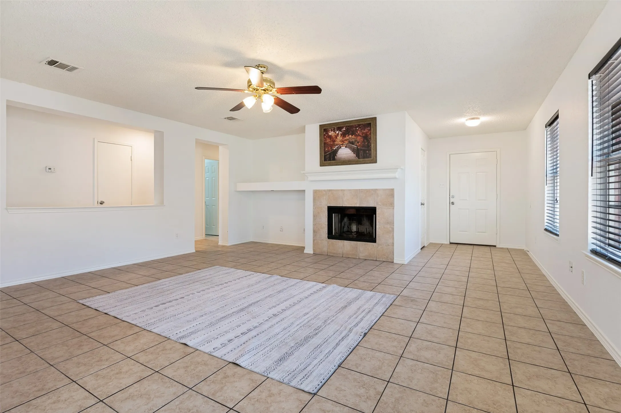 Single Family Residence For Sale in Dallas County , 536 Nance Drive, Cedar Hill, Texas 75104, 3 Bedroom, 2 Bathroom, 2 Garage spaces, 1,734 Sqft, built in 2002, mls#21383996, Real Estate Agent in Cedar Hill, Homes For Sale in Dallas county, Homes For Sale in Cedar Hill, Realtor in Cedar Hill Texas, Real Estate Brokerage Independent Realty Texas, Luminita Cordes Realtor