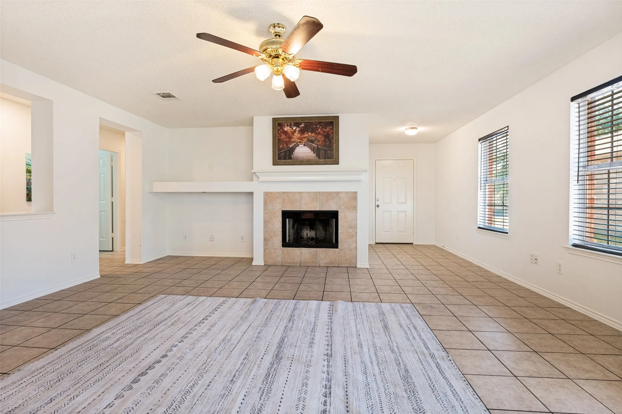 Single Family Residence For Sale in Dallas County , 536 Nance Drive, Cedar Hill, Texas 75104, 3 Bedroom, 2 Bathroom, 2 Garage spaces, 1,734 Sqft, built in 2002, mls#21383996, Real Estate Agent in Cedar Hill, Homes For Sale in Dallas county, Homes For Sale in Cedar Hill, Realtor in Cedar Hill Texas, Real Estate Brokerage Independent Realty Texas, Luminita Cordes Realtor