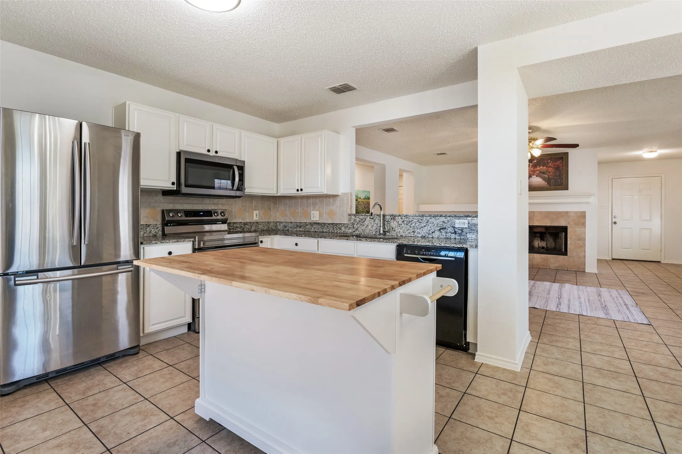 Single Family Residence For Sale in Dallas County , 536 Nance Drive, Cedar Hill, Texas 75104, 3 Bedroom, 2 Bathroom, 2 Garage spaces, 1,734 Sqft, built in 2002, mls#21383996, Real Estate Agent in Cedar Hill, Homes For Sale in Dallas county, Homes For Sale in Cedar Hill, Realtor in Cedar Hill Texas, Real Estate Brokerage Independent Realty Texas, Luminita Cordes Realtor