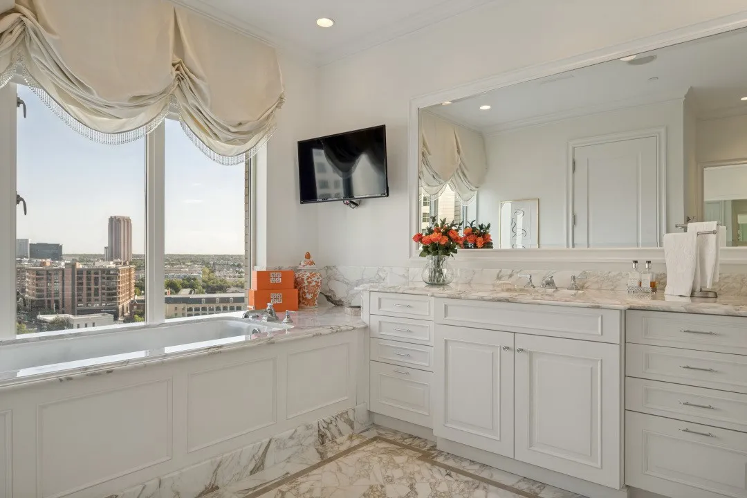 Condominium For Sale in Dallas County , 2525 N Pearl Street 1207, Dallas, Texas 75201, 2 Bedroom, 3 Bathroom, 2 Garage spaces, 2,412 Sqft, built in 2005, mls#21382536, Real Estate Agent in Dallas, Homes For Sale in Dallas county, Homes For Sale in Dallas, Realtor in Dallas Texas, Real Estate Brokerage Independent Realty Texas, Luminita Cordes Realtor