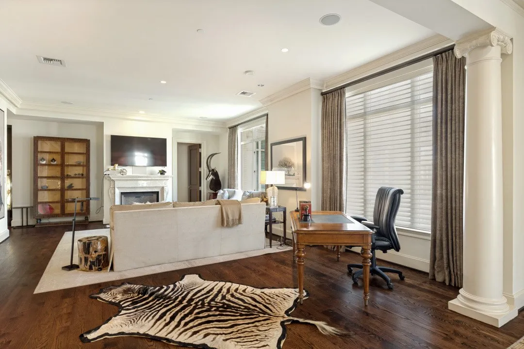 Condominium For Sale in Dallas County , 2525 N Pearl Street 1207, Dallas, Texas 75201, 2 Bedroom, 3 Bathroom, 2 Garage spaces, 2,412 Sqft, built in 2005, mls#21382536, Real Estate Agent in Dallas, Homes For Sale in Dallas county, Homes For Sale in Dallas, Realtor in Dallas Texas, Real Estate Brokerage Independent Realty Texas, Luminita Cordes Realtor