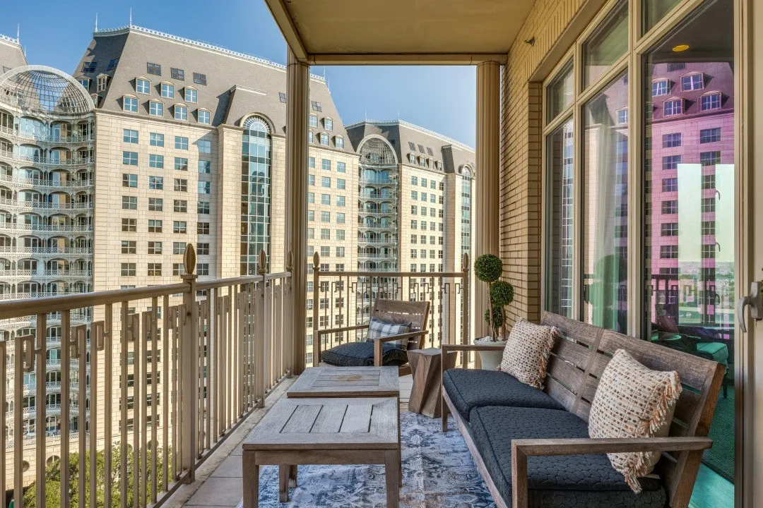 Condominium For Sale in Dallas County , 2525 N Pearl Street 1207, Dallas, Texas 75201, 2 Bedroom, 3 Bathroom, 2 Garage spaces, 2,412 Sqft, built in 2005, mls#21382536, Real Estate Agent in Dallas, Homes For Sale in Dallas county, Homes For Sale in Dallas, Realtor in Dallas Texas, Real Estate Brokerage Independent Realty Texas, Luminita Cordes Realtor