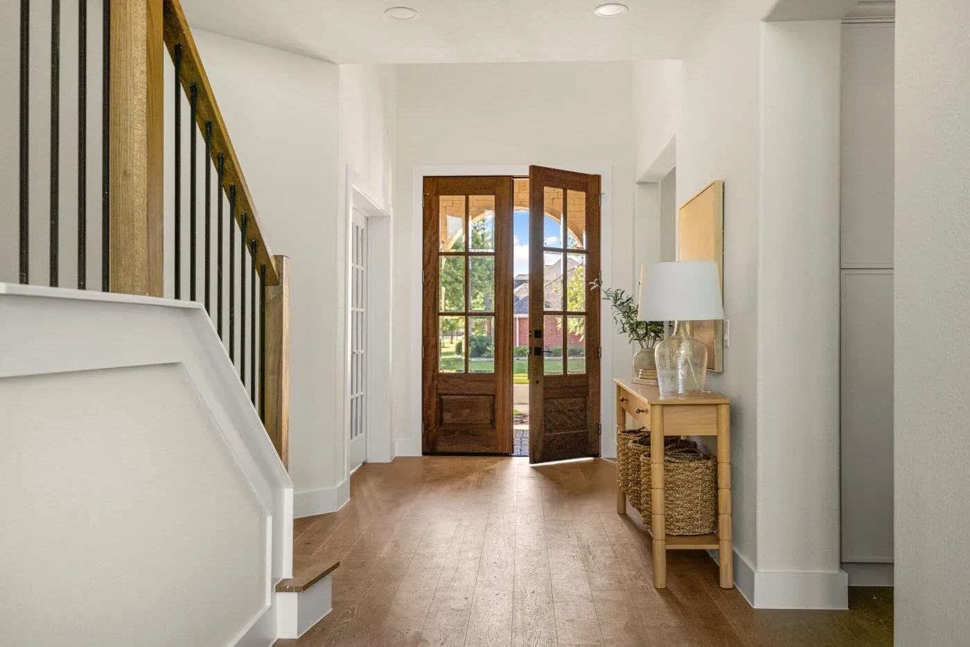 Single Family Residence For Sale in Tarrant County , 445 Chesapeake Lane, Southlake, Texas 76092, 6 Bedroom, 4 Bathroom, 3 Garage spaces, 4,013 Sqft, built in 2001, mls#21372045, Real Estate Agent in Southlake, Homes For Sale in Tarrant county, Homes For Sale in Southlake, Realtor in Southlake Texas, Real Estate Brokerage Independent Realty Texas, Luminita Cordes Realtor