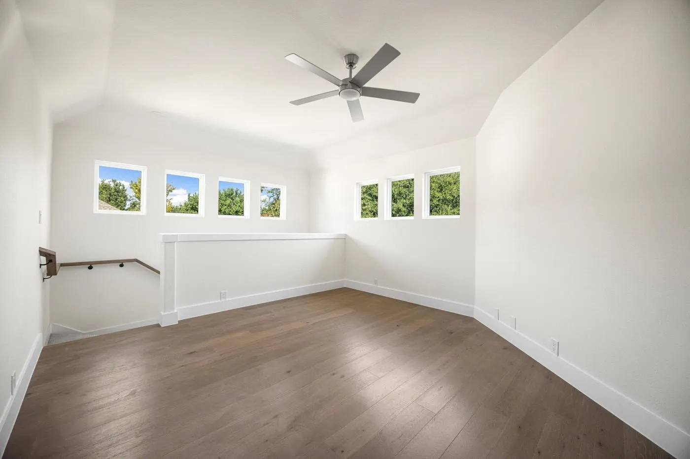 Single Family Residence For Sale in Tarrant County , 445 Chesapeake Lane, Southlake, Texas 76092, 6 Bedroom, 4 Bathroom, 3 Garage spaces, 4,013 Sqft, built in 2001, mls#21372045, Real Estate Agent in Southlake, Homes For Sale in Tarrant county, Homes For Sale in Southlake, Realtor in Southlake Texas, Real Estate Brokerage Independent Realty Texas, Luminita Cordes Realtor