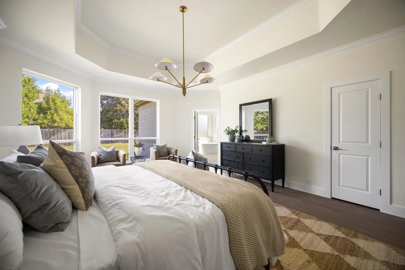Single Family Residence For Sale in Tarrant County , 445 Chesapeake Lane, Southlake, Texas 76092, 6 Bedroom, 4 Bathroom, 3 Garage spaces, 4,013 Sqft, built in 2001, mls#21372045, Real Estate Agent in Southlake, Homes For Sale in Tarrant county, Homes For Sale in Southlake, Realtor in Southlake Texas, Real Estate Brokerage Independent Realty Texas, Luminita Cordes Realtor