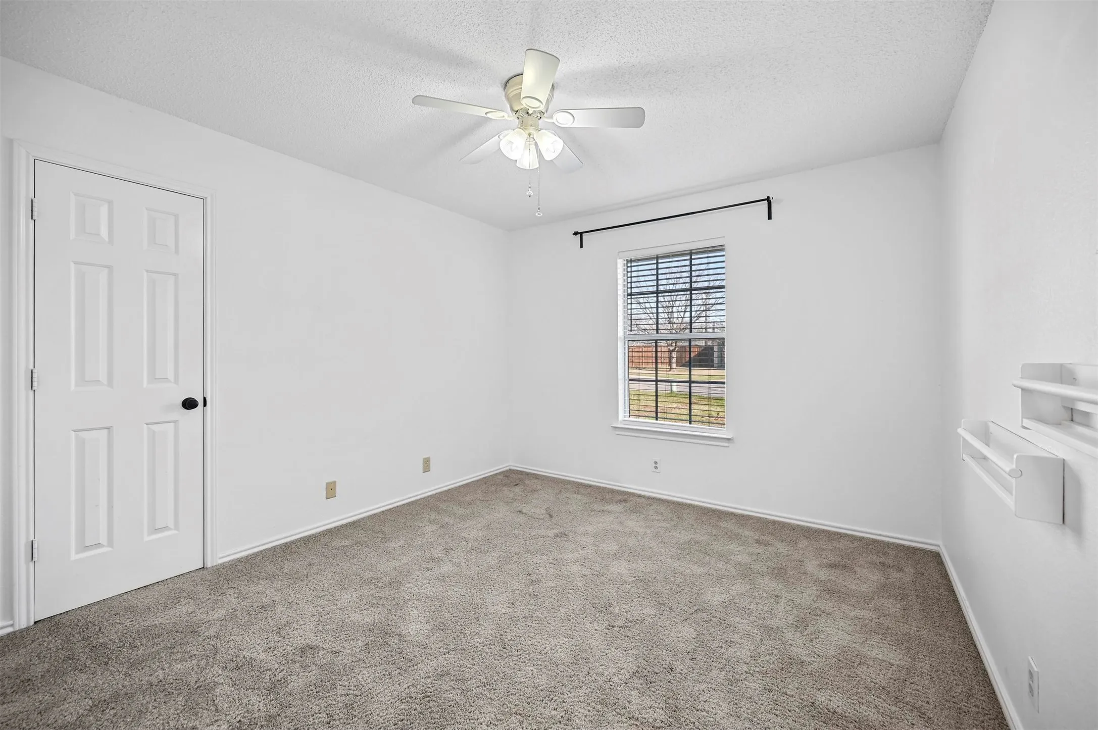 Single Family Residence For Rent in Denton County , 2114 Lattimore Street, Denton, Texas 76209, 3 Bedroom, 2 Bathroom, 2 Garage spaces, 1,441 Sqft, built in 1991, mls#21382829, Real Estate Agent in Denton, Homes For Rent in Denton county, Homes For Rent in Denton, Realtor in Denton Texas, Real Estate Brokerage Independent Realty Texas, Luminita Cordes Realtor