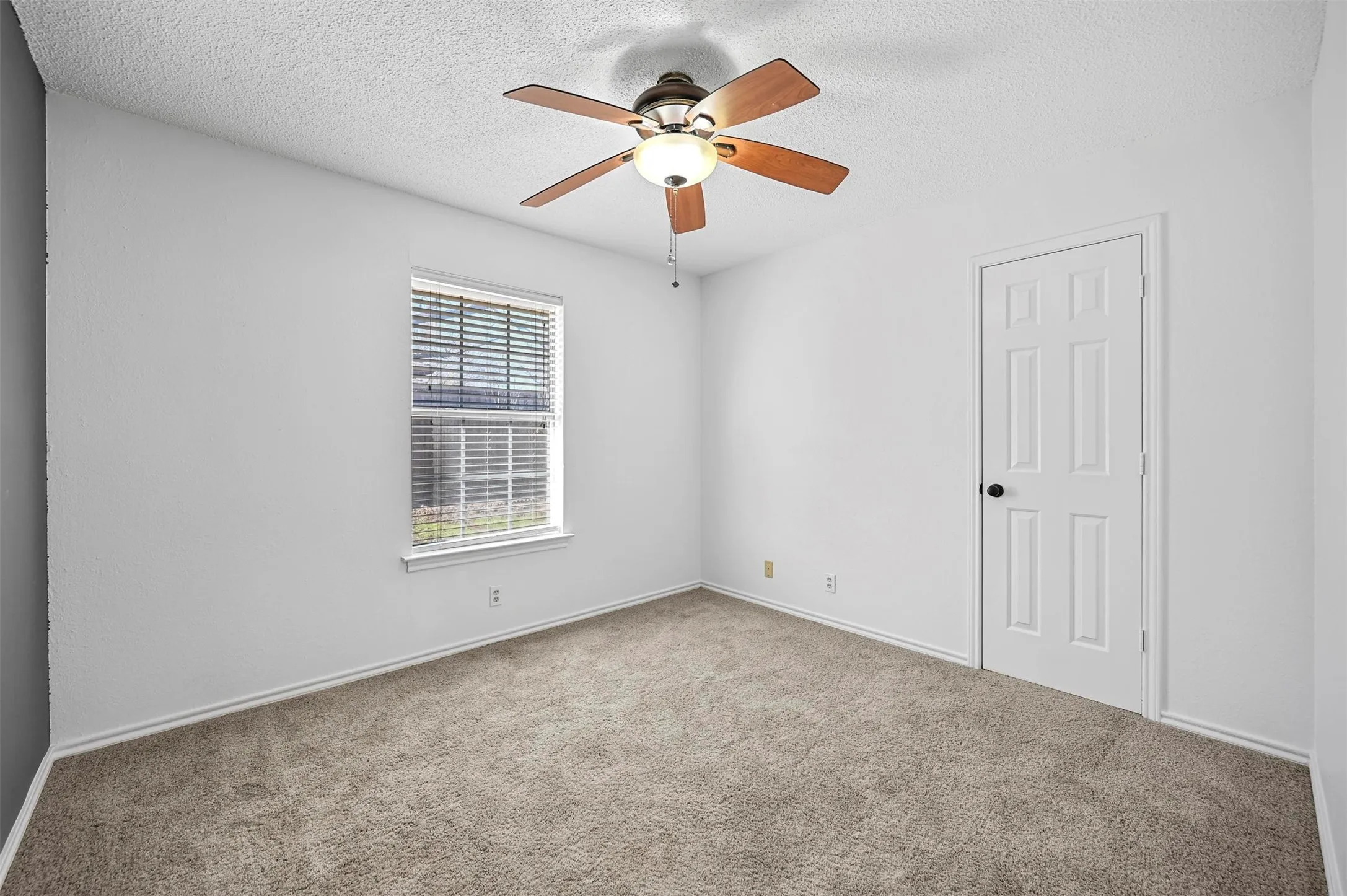 Single Family Residence For Rent in Denton County , 2114 Lattimore Street, Denton, Texas 76209, 3 Bedroom, 2 Bathroom, 2 Garage spaces, 1,441 Sqft, built in 1991, mls#21382829, Real Estate Agent in Denton, Homes For Rent in Denton county, Homes For Rent in Denton, Realtor in Denton Texas, Real Estate Brokerage Independent Realty Texas, Luminita Cordes Realtor