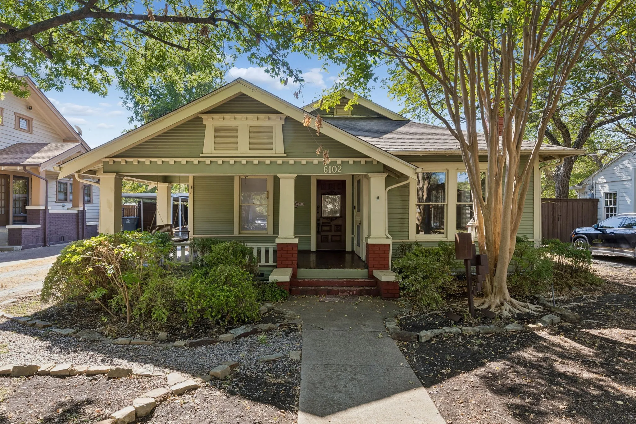 Single Family Residence For Rent in Dallas County , 6102 Worth Street, Dallas, Texas 75214, 3 Bedroom, 2 Bathroom, Garage spaces, 1,644 Sqft, built in 1932, mls#21372829, Real Estate Agent in Dallas, Homes For Rent in Dallas county, Homes For Rent in Dallas, Realtor in Dallas Texas, Real Estate Brokerage Independent Realty Texas, Luminita Cordes Realtor