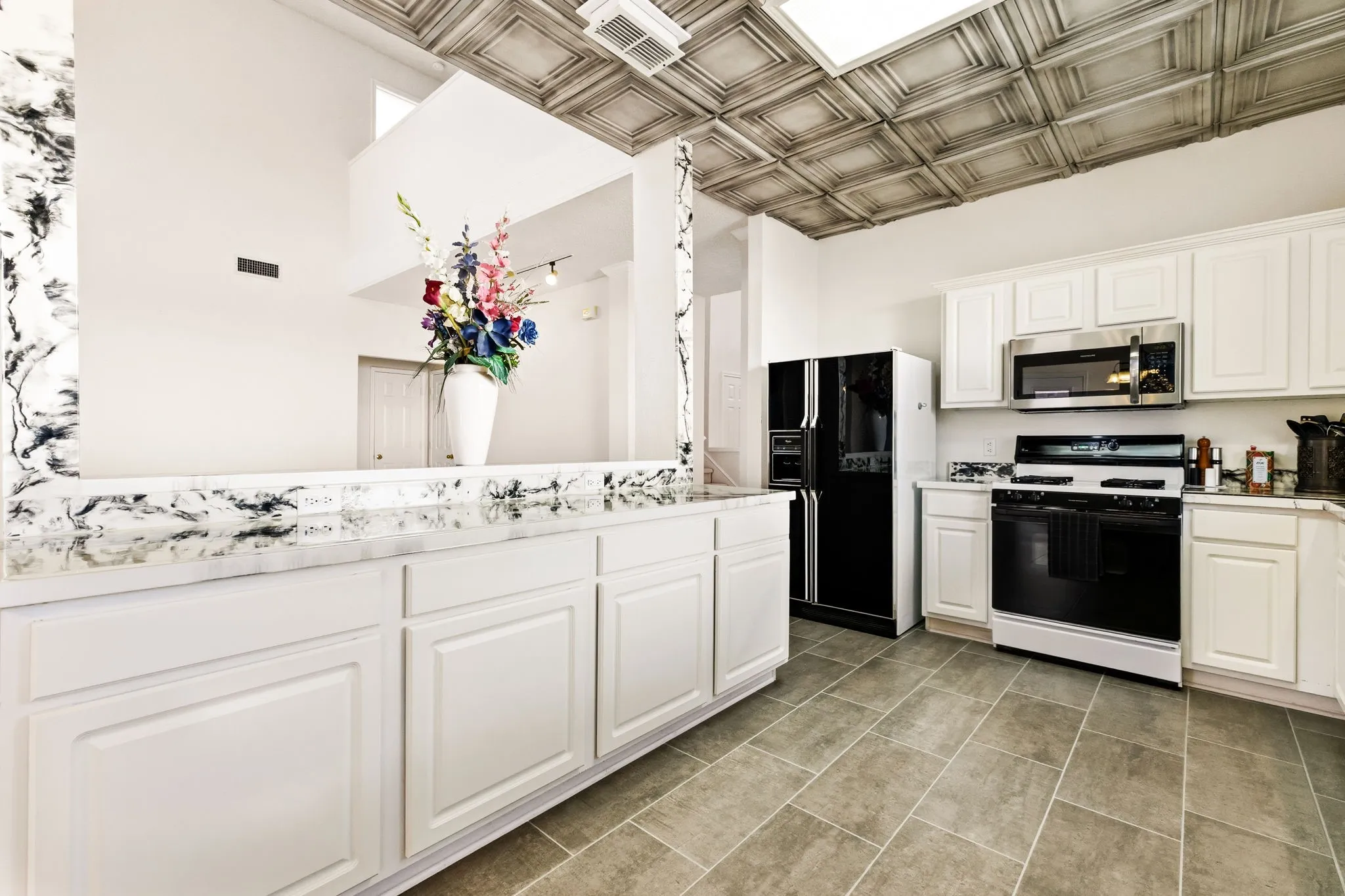 Single Family Residence For Sale in Denton County , 772 Poplar Court, Lake Dallas, Texas 75065, 4 Bedroom, 3 Bathroom, 2 Garage spaces, 2,450 Sqft, built in 1996, mls#21379122, Real Estate Agent in Lake Dallas, Homes For Sale in Denton county, Homes For Sale in Lake Dallas, Realtor in Lake Dallas Texas, Real Estate Brokerage Independent Realty Texas, Luminita Cordes Realtor
