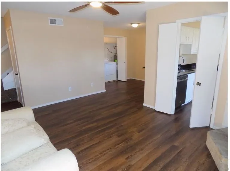 Townhouse For Rent in Dallas County , 14800 Enterprise Drive 18A, Farmers Branch, Texas 75234, 2 Bedroom, 2 Bathroom, Garage spaces, 936 Sqft, built in 1981, mls#21384144, Real Estate Agent in Farmers Branch, Homes For Rent in Dallas county, Homes For Rent in Farmers Branch, Realtor in Farmers Branch Texas, Real Estate Brokerage Independent Realty Texas, Luminita Cordes Realtor