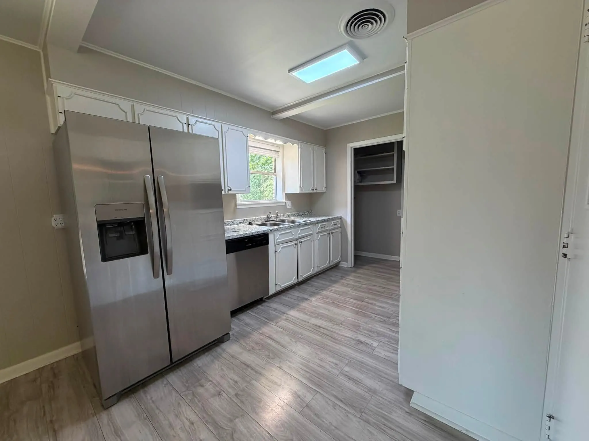 Single Family Residence For Rent in Navarro County , 2315 W Park Avenue, Corsicana, Texas 75110, 3 Bedroom, 2 Bathroom, 2 Garage spaces, 1,392 Sqft, built in 1966, mls#21344530, Real Estate Agent in Corsicana, Homes For Rent in Navarro county, Homes For Rent in Corsicana, Realtor in Corsicana Texas, Real Estate Brokerage Independent Realty Texas, Luminita Cordes Realtor