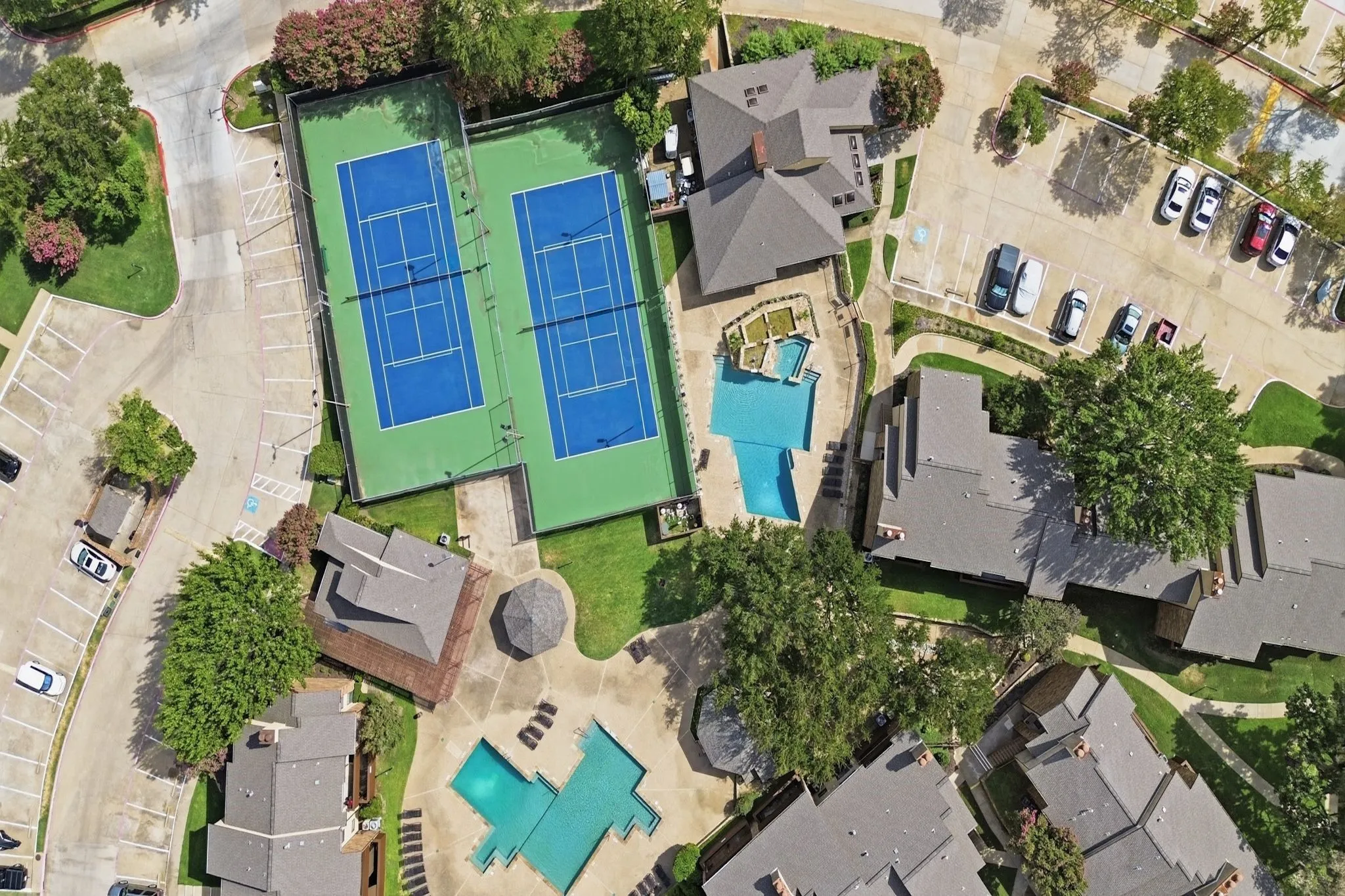 Condominium For Sale in Tarrant County , 1204 Horizon Trail 3410, Arlington, Texas 76011, 2 Bedroom, 2 Bathroom, Garage spaces, 1,025 Sqft, built in 1982, mls#21384054, Real Estate Agent in Arlington, Homes For Sale in Tarrant county, Homes For Sale in Arlington, Realtor in Arlington Texas, Real Estate Brokerage Independent Realty Texas, Luminita Cordes Realtor