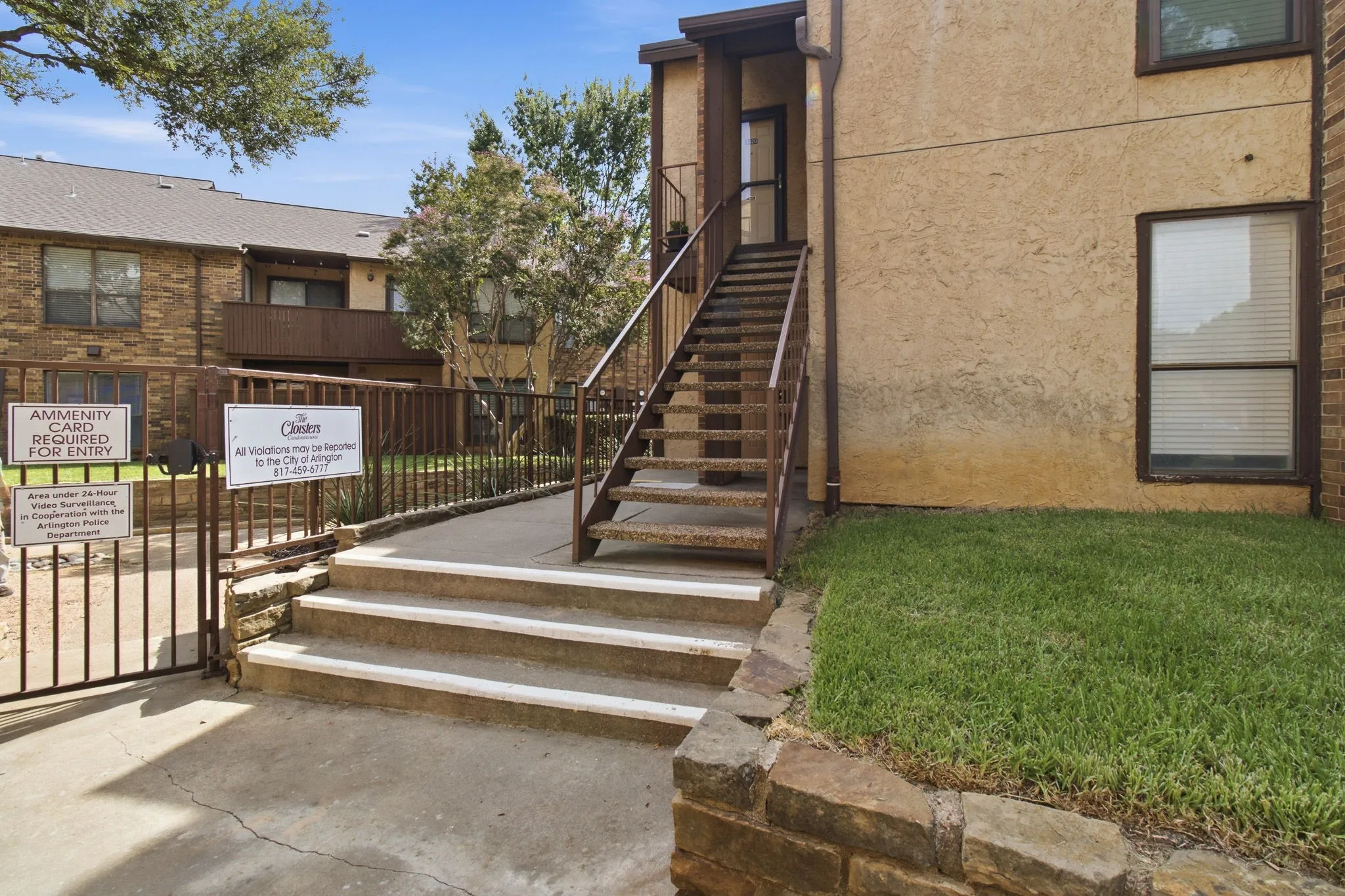 Condominium For Sale in Tarrant County , 1204 Horizon Trail 3410, Arlington, Texas 76011, 2 Bedroom, 2 Bathroom, Garage spaces, 1,025 Sqft, built in 1982, mls#21384054, Real Estate Agent in Arlington, Homes For Sale in Tarrant county, Homes For Sale in Arlington, Realtor in Arlington Texas, Real Estate Brokerage Independent Realty Texas, Luminita Cordes Realtor