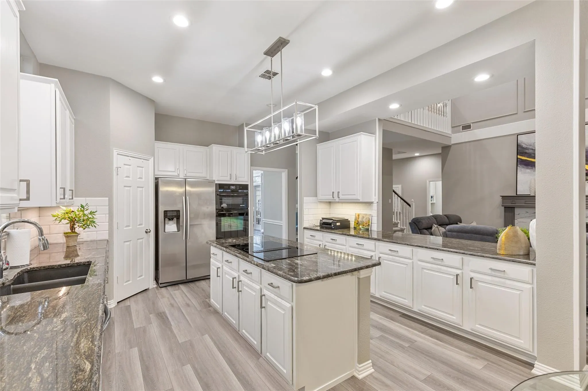Single Family Residence For Sale in Collin County , 6009 Charleston Drive, Frisco, Texas 75035, 5 Bedroom, 4 Bathroom, 2 Garage spaces, 4,059 Sqft, built in 1993, mls#21384152, Real Estate Agent in Frisco, Homes For Sale in Collin county, Homes For Sale in Frisco, Realtor in Frisco Texas, Real Estate Brokerage Independent Realty Texas, Luminita Cordes Realtor