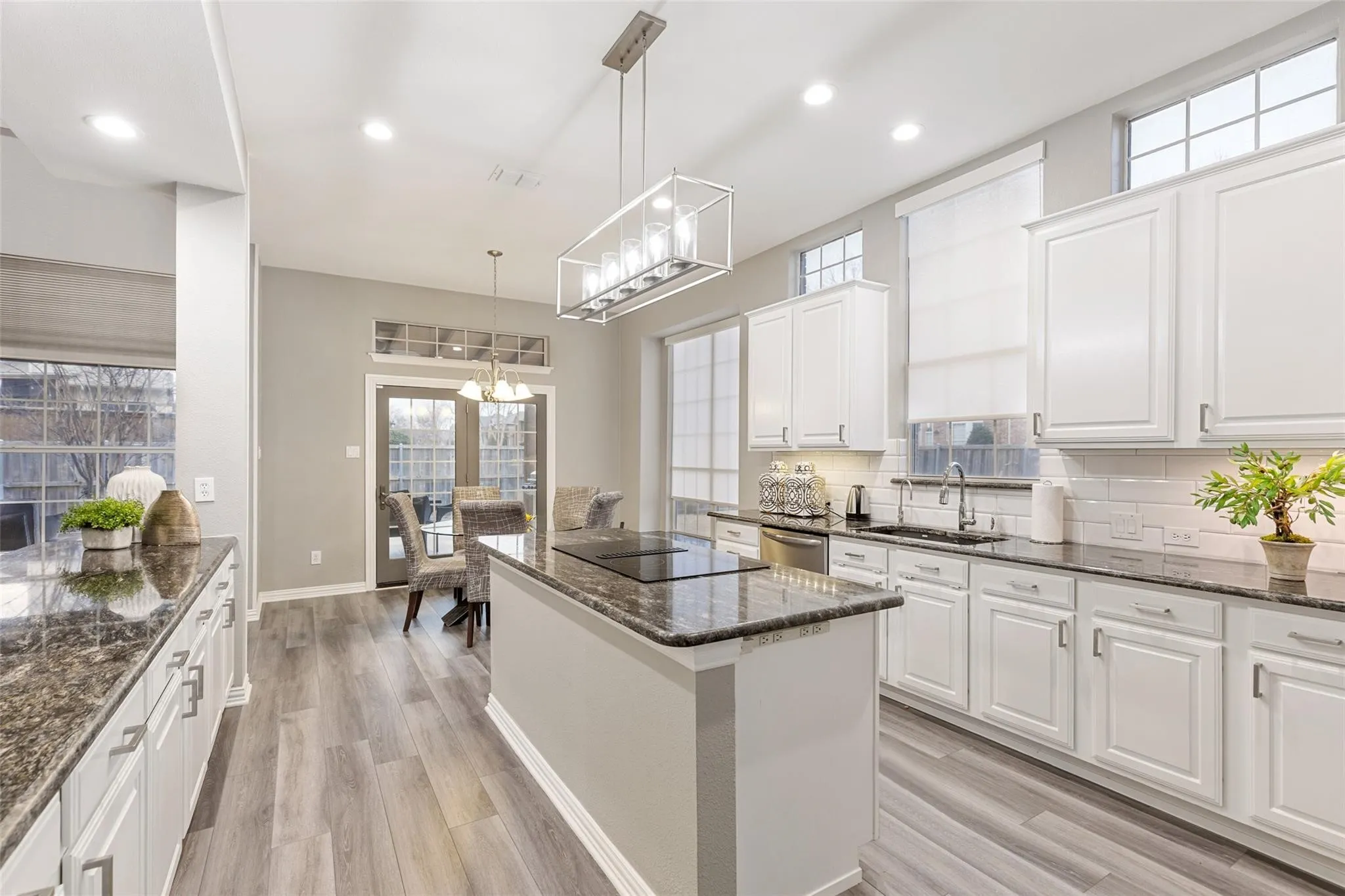 Single Family Residence For Sale in Collin County , 6009 Charleston Drive, Frisco, Texas 75035, 5 Bedroom, 4 Bathroom, 2 Garage spaces, 4,059 Sqft, built in 1993, mls#21384152, Real Estate Agent in Frisco, Homes For Sale in Collin county, Homes For Sale in Frisco, Realtor in Frisco Texas, Real Estate Brokerage Independent Realty Texas, Luminita Cordes Realtor