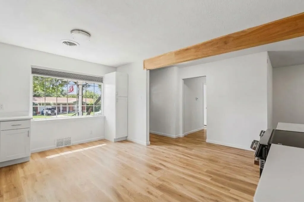 Single Family Residence For Sale in Tarrant County , 4840 Overton Avenue, Fort Worth, Texas 76133, 3 Bedroom, 2 Bathroom, 2 Garage spaces, 1,830 Sqft, built in 1954, mls#21384154, Real Estate Agent in Fort Worth, Homes For Sale in Tarrant county, Homes For Sale in Fort Worth, Realtor in Fort Worth Texas, Real Estate Brokerage Independent Realty Texas, Luminita Cordes Realtor