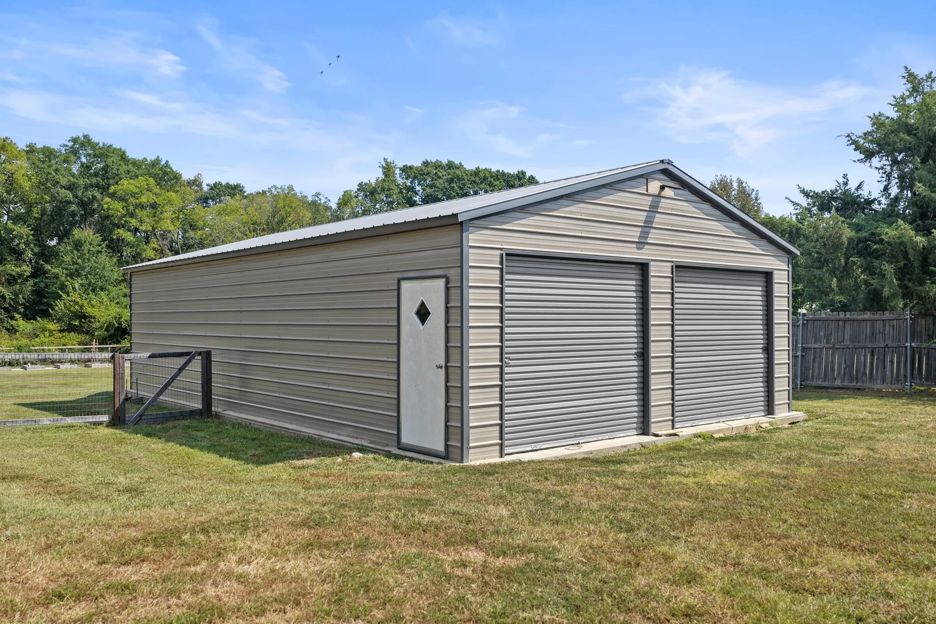 Single Family Residence For Sale in Titus County , 380 N Frontage Rd, Mt Pleasant, Texas 75455, 4 Bedroom, 2 Bathroom, Garage spaces, 1,728 Sqft, built in 1999, mls#21384155, Real Estate Agent in Mt Pleasant, Homes For Sale in Titus county, Homes For Sale in Mt Pleasant, Realtor in Mt Pleasant Texas, Real Estate Brokerage Independent Realty Texas, Luminita Cordes Realtor