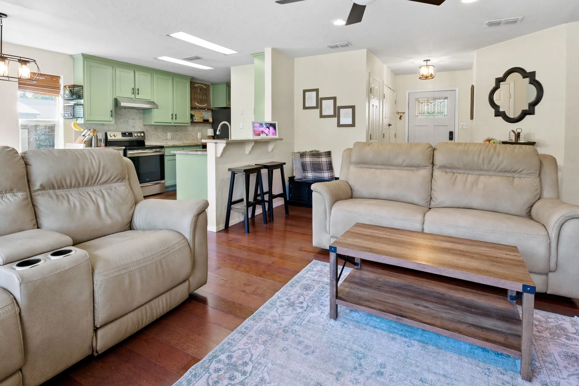 Single Family Residence For Sale in Titus County , 380 N Frontage Rd, Mt Pleasant, Texas 75455, 4 Bedroom, 2 Bathroom, Garage spaces, 1,728 Sqft, built in 1999, mls#21384155, Real Estate Agent in Mt Pleasant, Homes For Sale in Titus county, Homes For Sale in Mt Pleasant, Realtor in Mt Pleasant Texas, Real Estate Brokerage Independent Realty Texas, Luminita Cordes Realtor