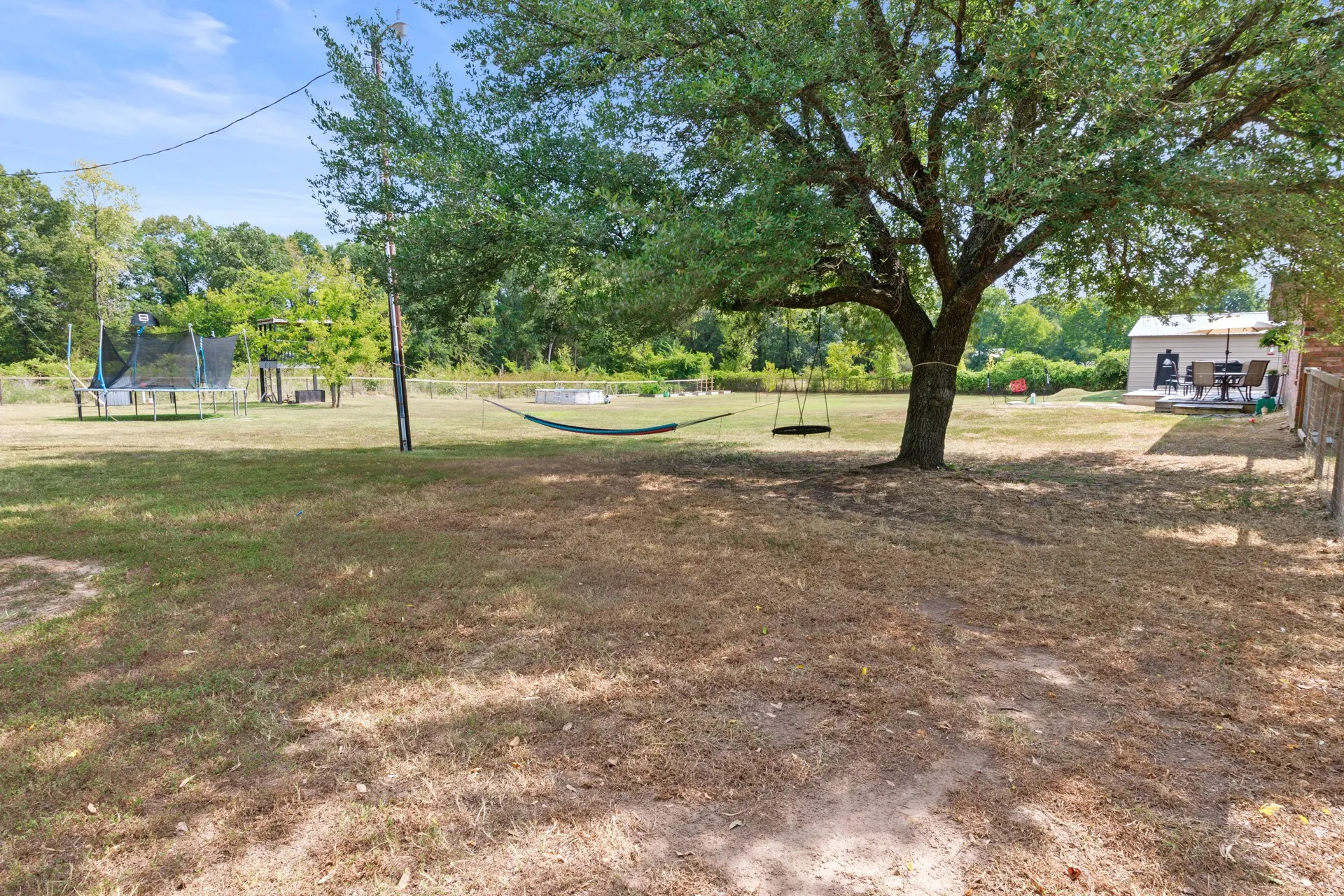 Single Family Residence For Sale in Titus County , 380 N Frontage Rd, Mt Pleasant, Texas 75455, 4 Bedroom, 2 Bathroom, Garage spaces, 1,728 Sqft, built in 1999, mls#21384155, Real Estate Agent in Mt Pleasant, Homes For Sale in Titus county, Homes For Sale in Mt Pleasant, Realtor in Mt Pleasant Texas, Real Estate Brokerage Independent Realty Texas, Luminita Cordes Realtor
