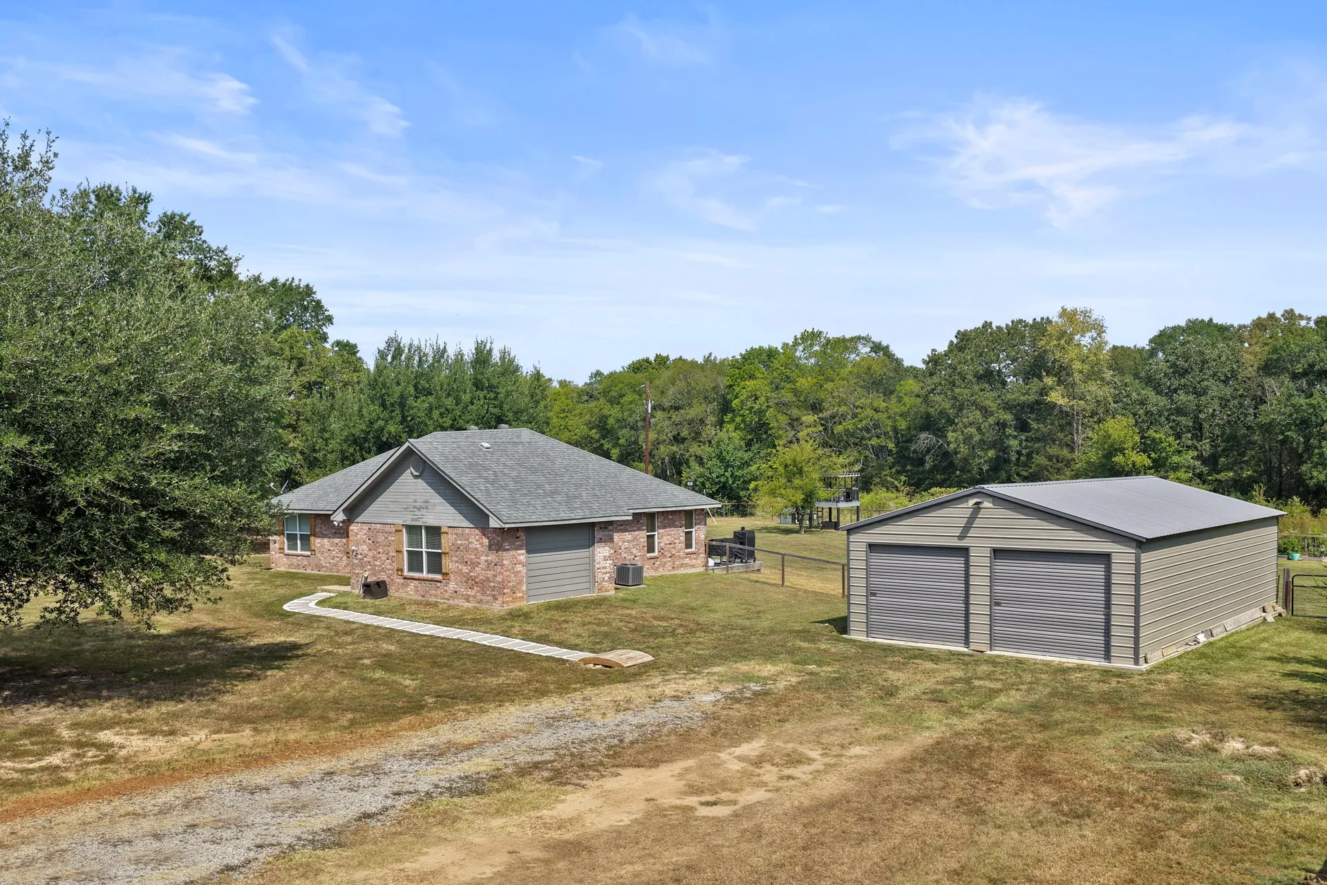 Single Family Residence For Sale in Titus County , 380 N Frontage Rd, Mt Pleasant, Texas 75455, 4 Bedroom, 2 Bathroom, Garage spaces, 1,728 Sqft, built in 1999, mls#21384155, Real Estate Agent in Mt Pleasant, Homes For Sale in Titus county, Homes For Sale in Mt Pleasant, Realtor in Mt Pleasant Texas, Real Estate Brokerage Independent Realty Texas, Luminita Cordes Realtor
