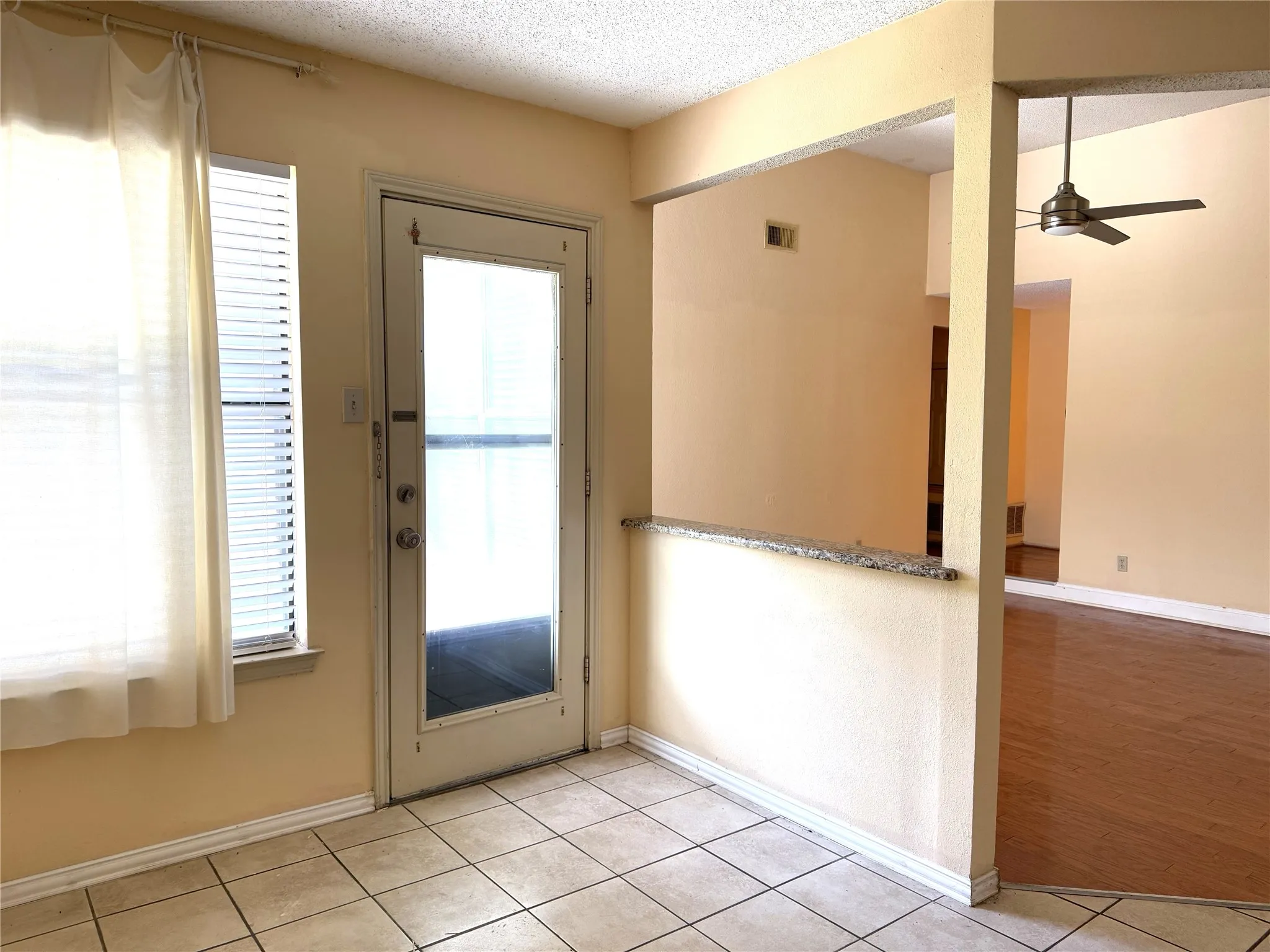Single Family Residence For Sale in Dallas County , 653 Thompson Drive, Coppell, Texas 75019, 4 Bedroom, 2 Bathroom, 2 Garage spaces, 1,958 Sqft, built in 1986, mls#21383932, Real Estate Agent in Coppell, Homes For Sale in Dallas county, Homes For Sale in Coppell, Realtor in Coppell Texas, Real Estate Brokerage Independent Realty Texas, Luminita Cordes Realtor